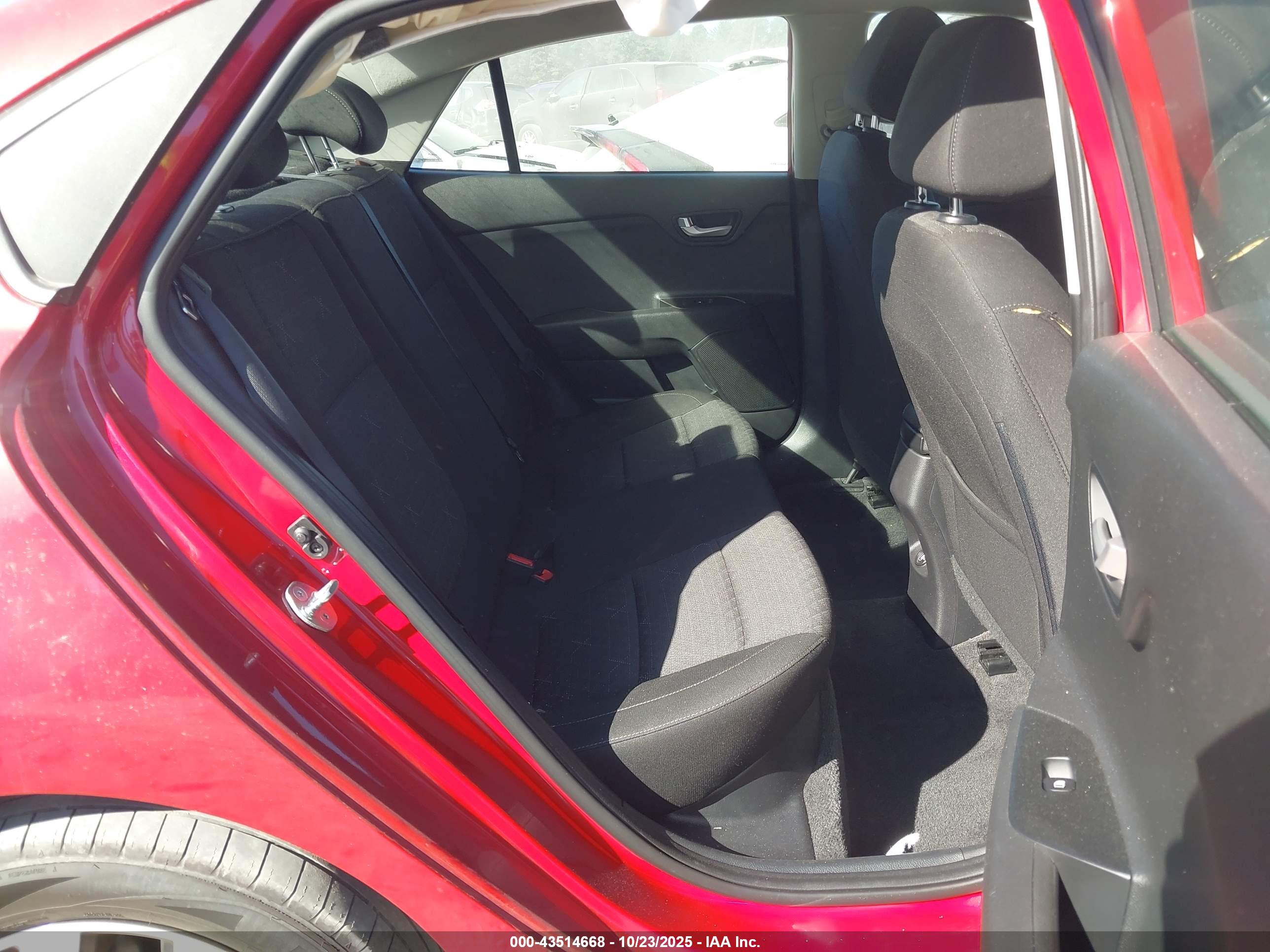 KIA RIO image 8
