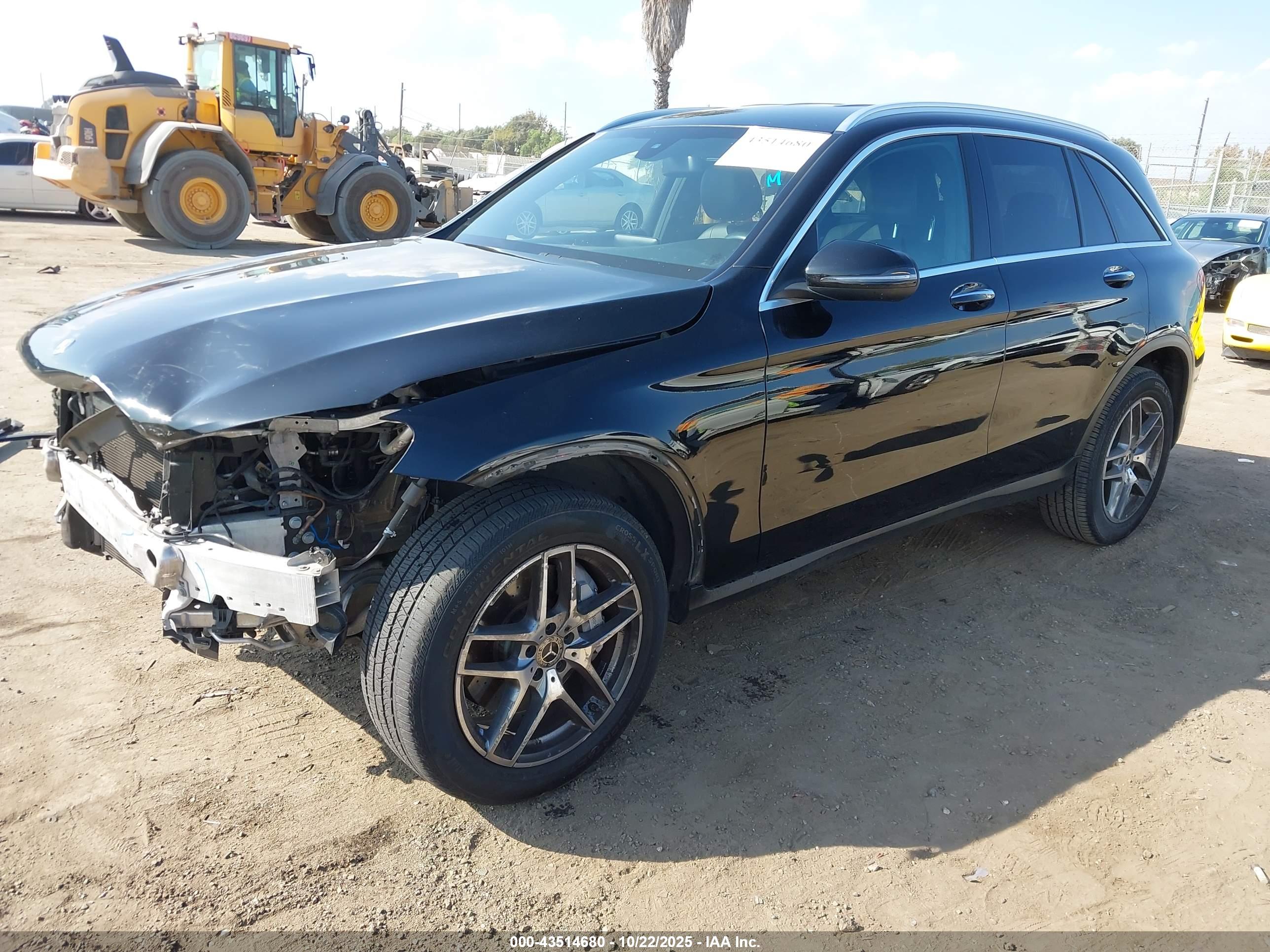MERCEDES-BENZ GLC image 2