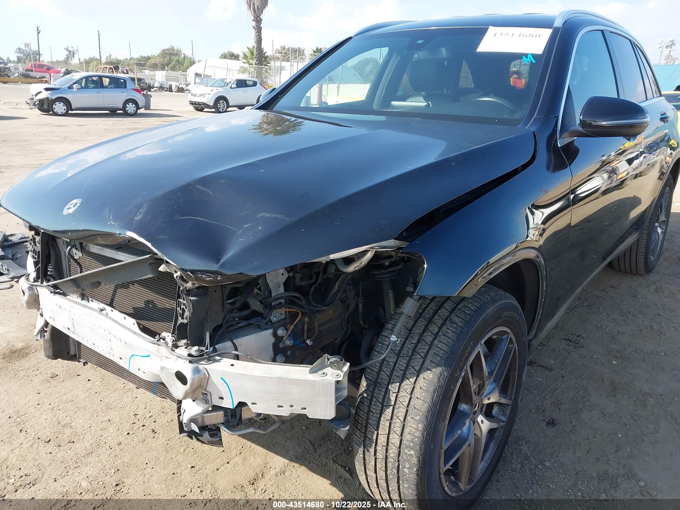 MERCEDES-BENZ GLC image 6