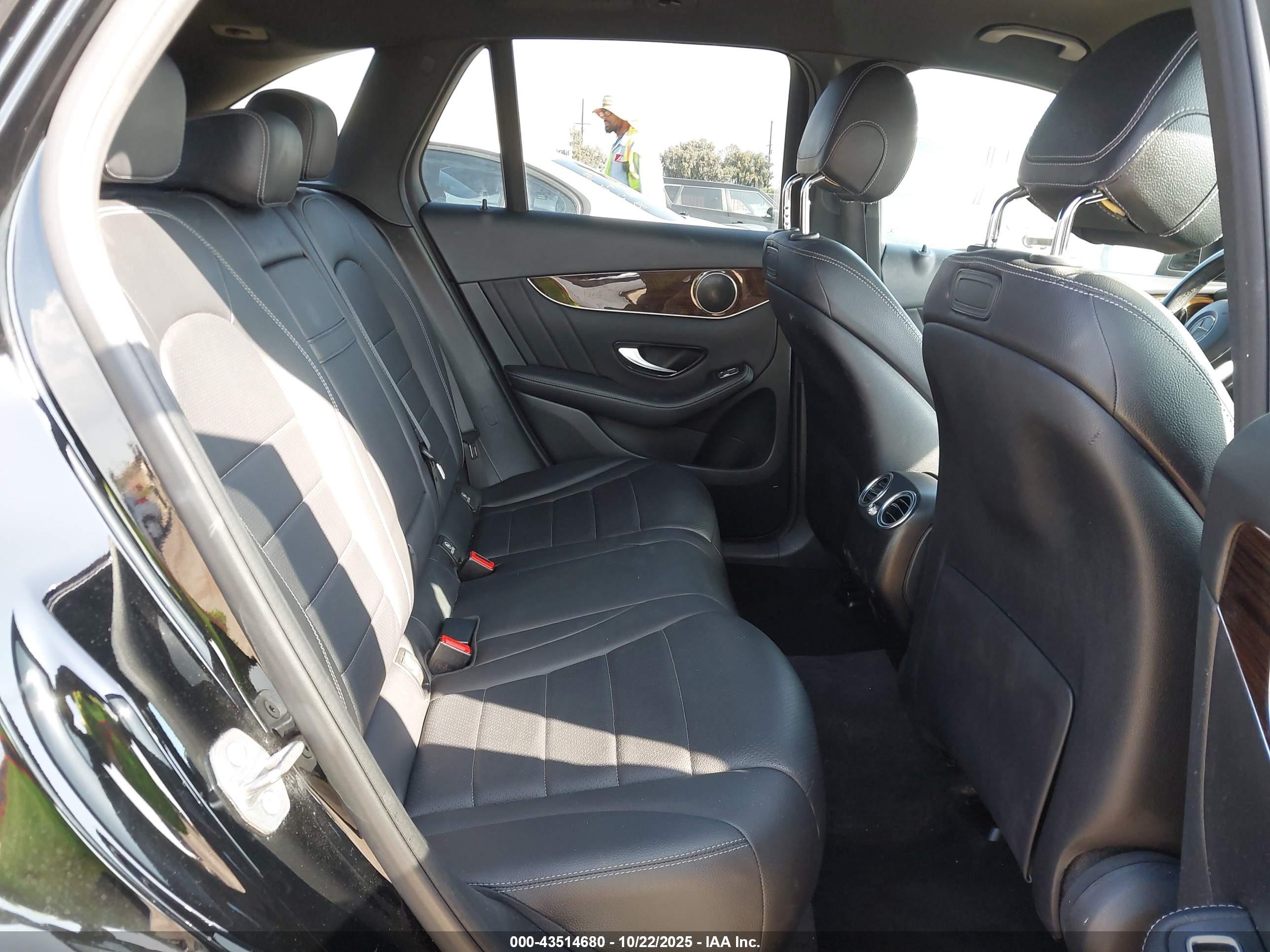 MERCEDES-BENZ GLC image 8
