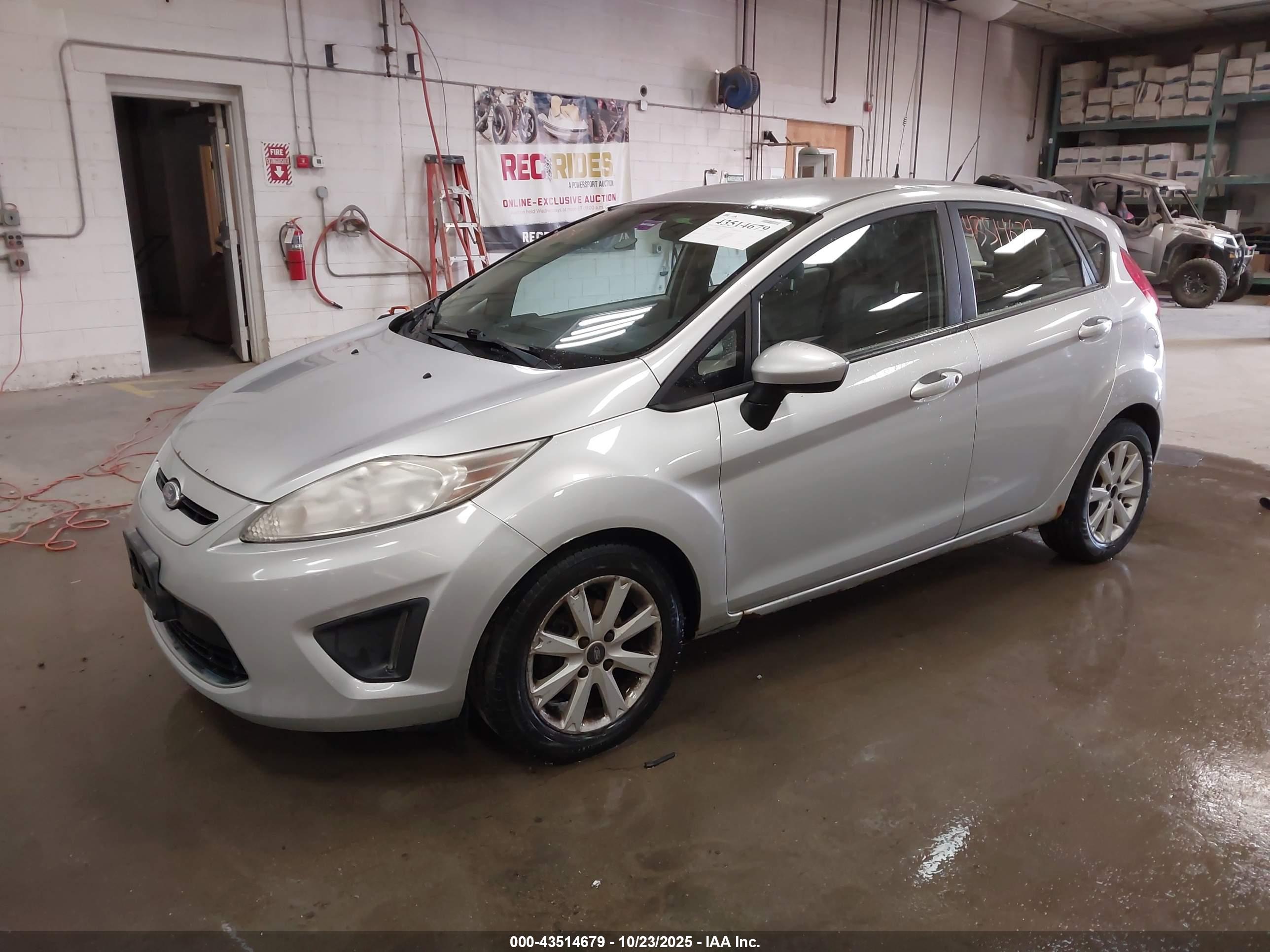 FORD FIESTA image 2