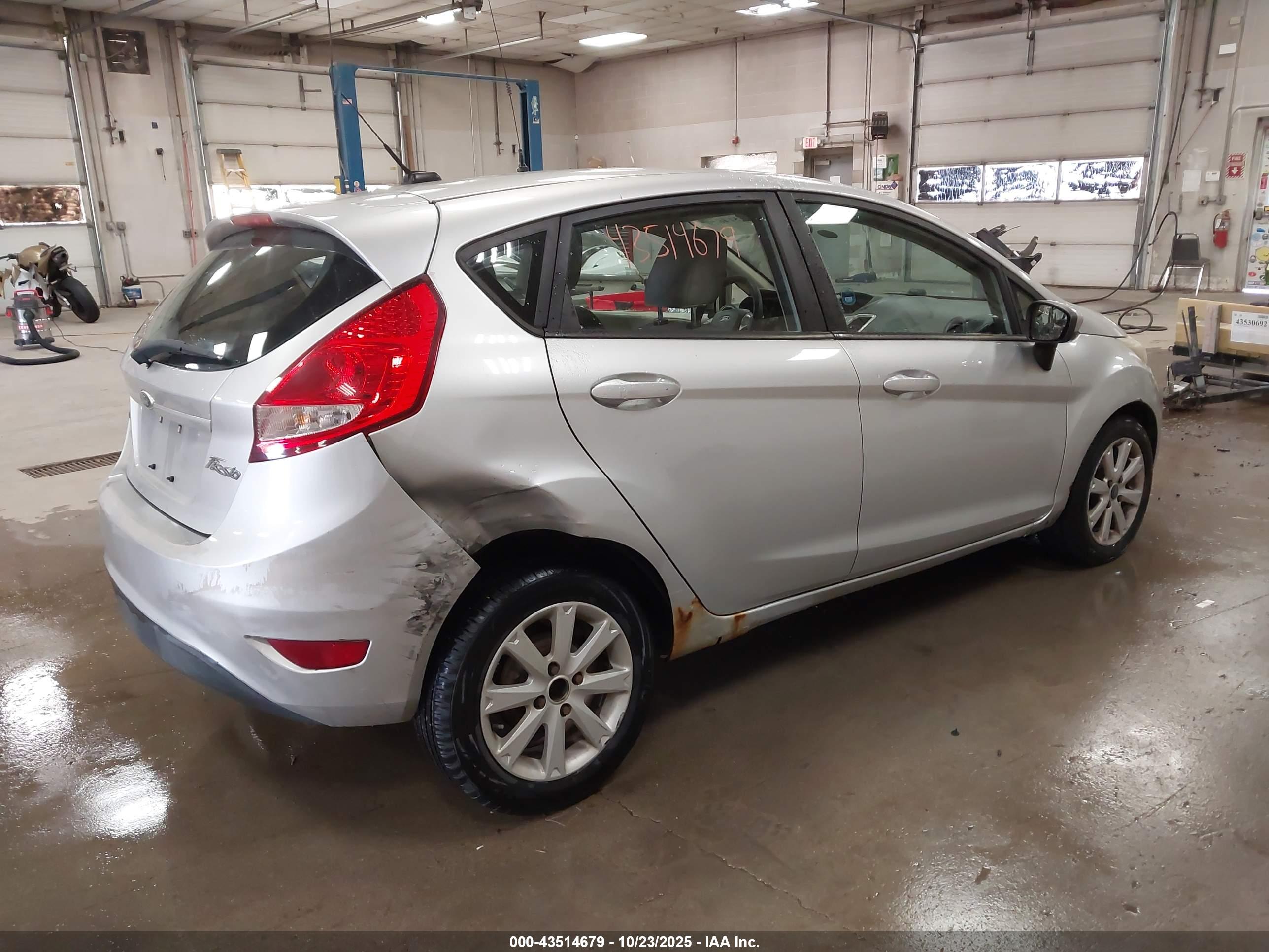 FORD FIESTA image 4