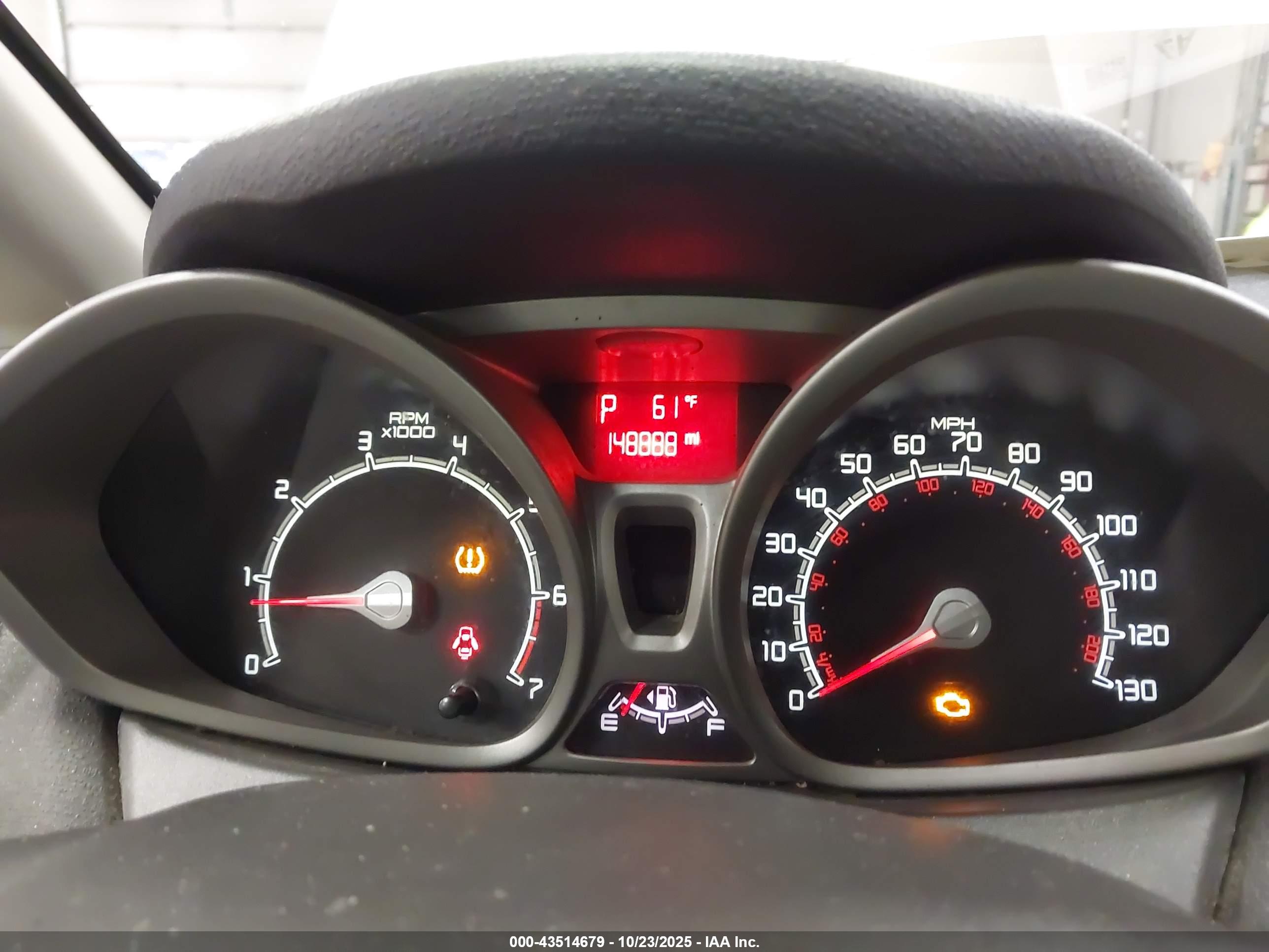 FORD FIESTA image 7