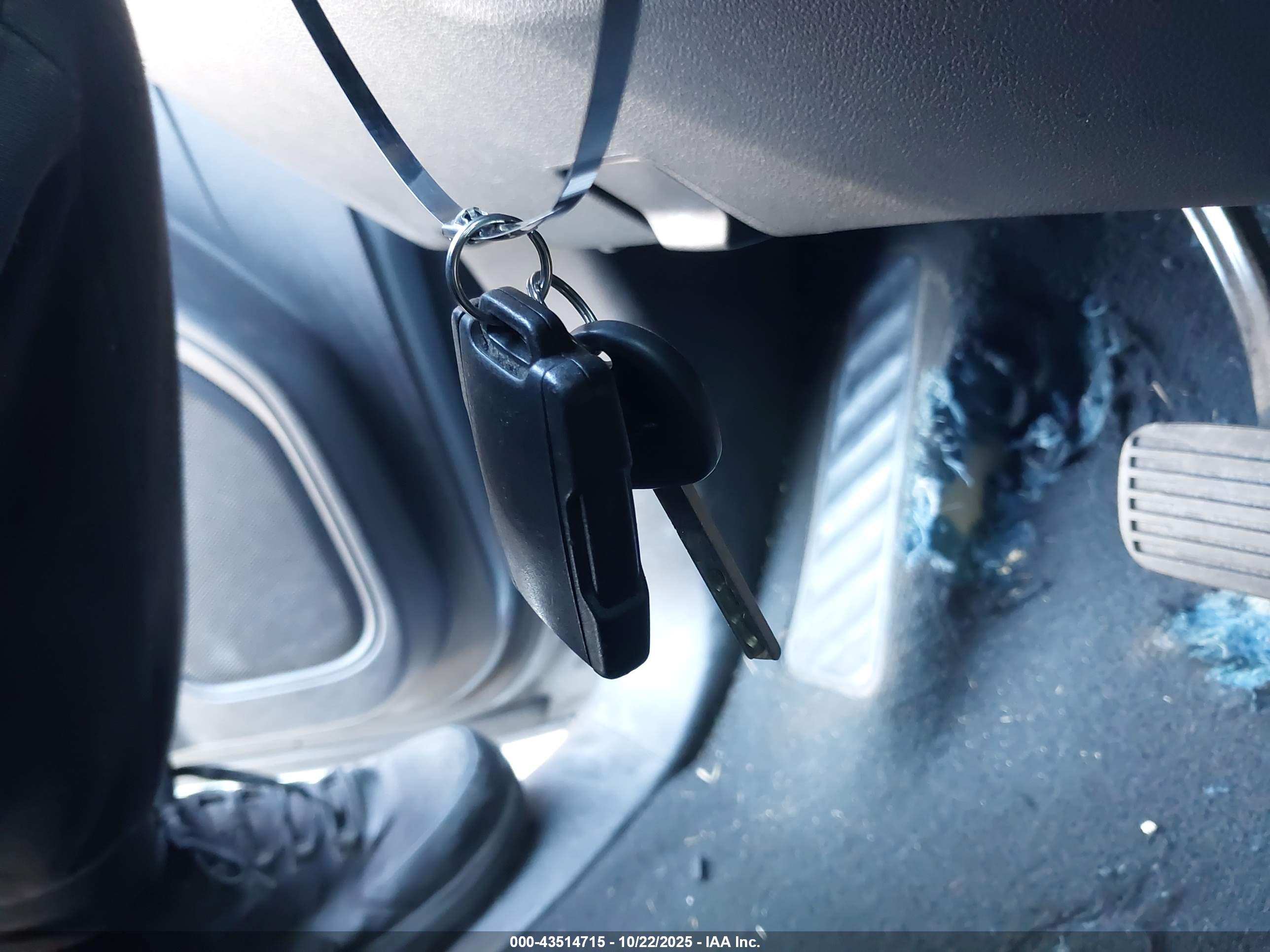 CHEVROLET SILVERADO image 11