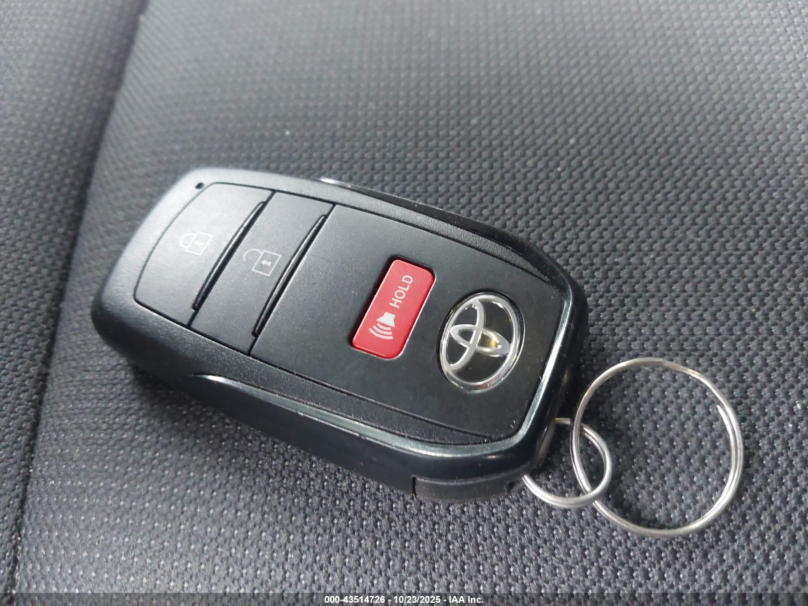 TOYOTA COROLLA image 11