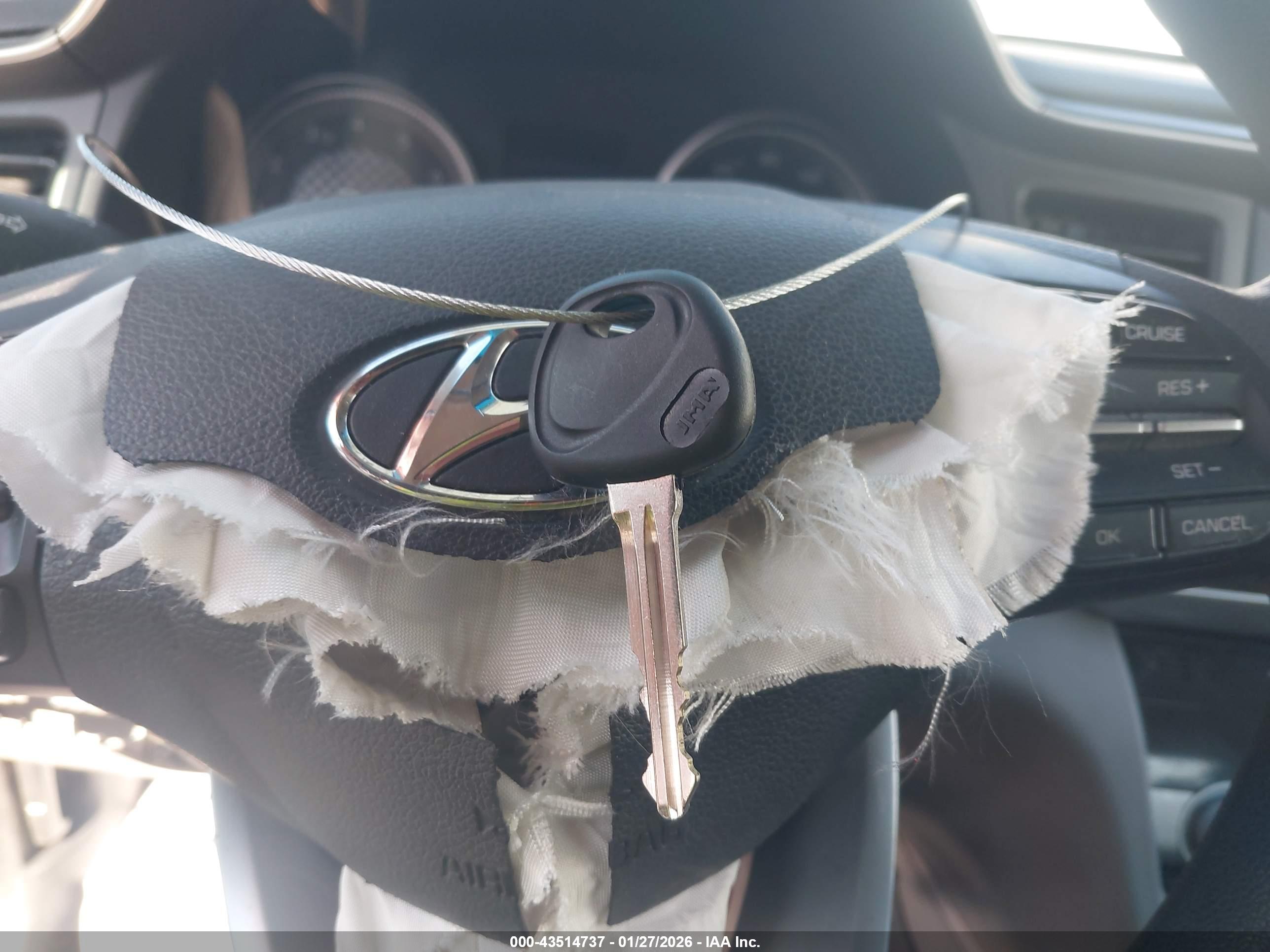 HYUNDAI ELANTRA image 11