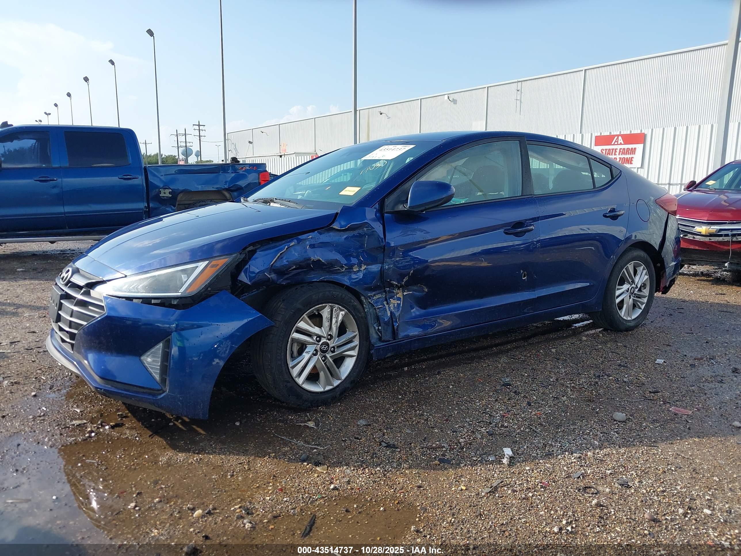 HYUNDAI ELANTRA image 2