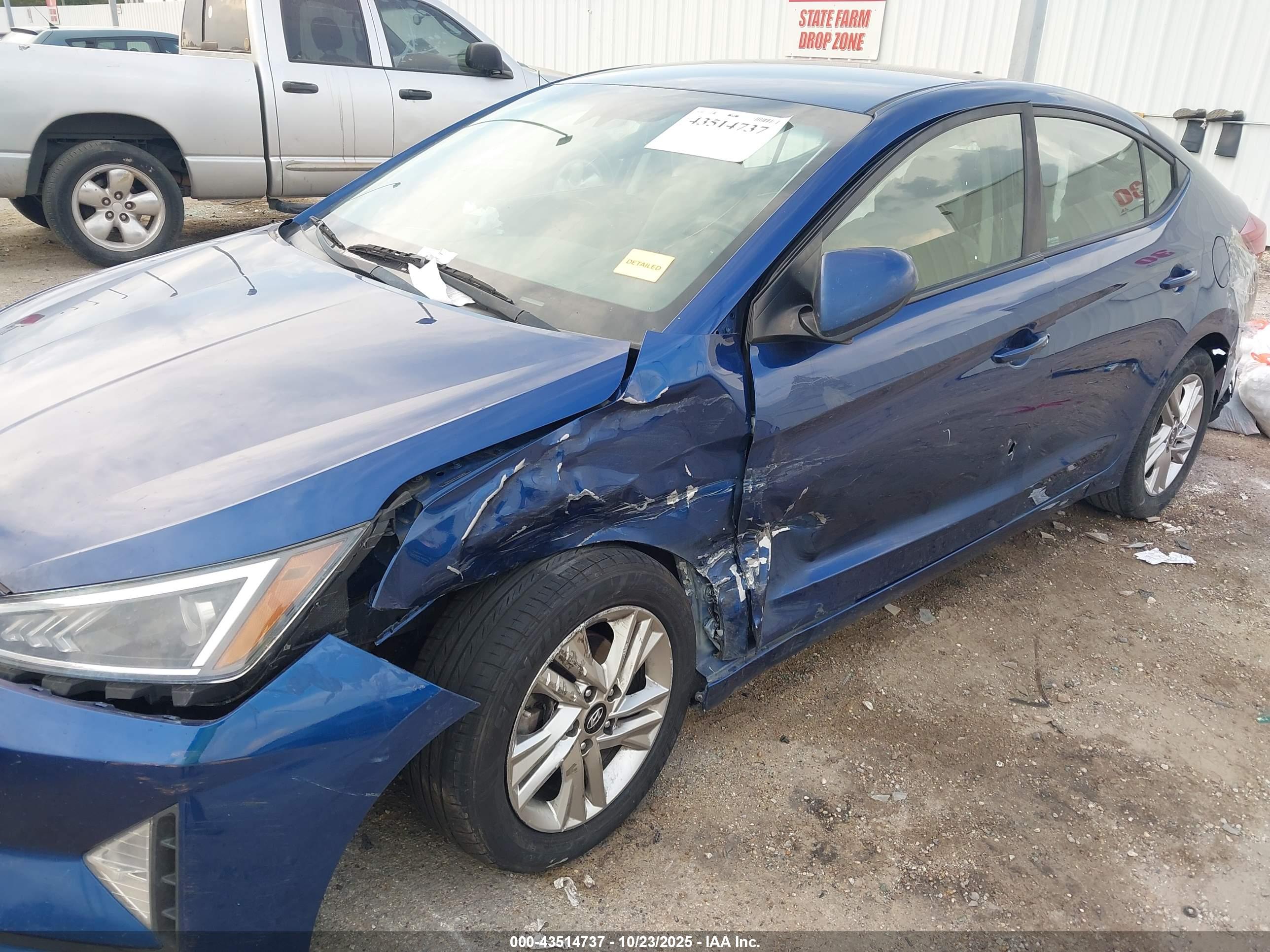 HYUNDAI ELANTRA image 6