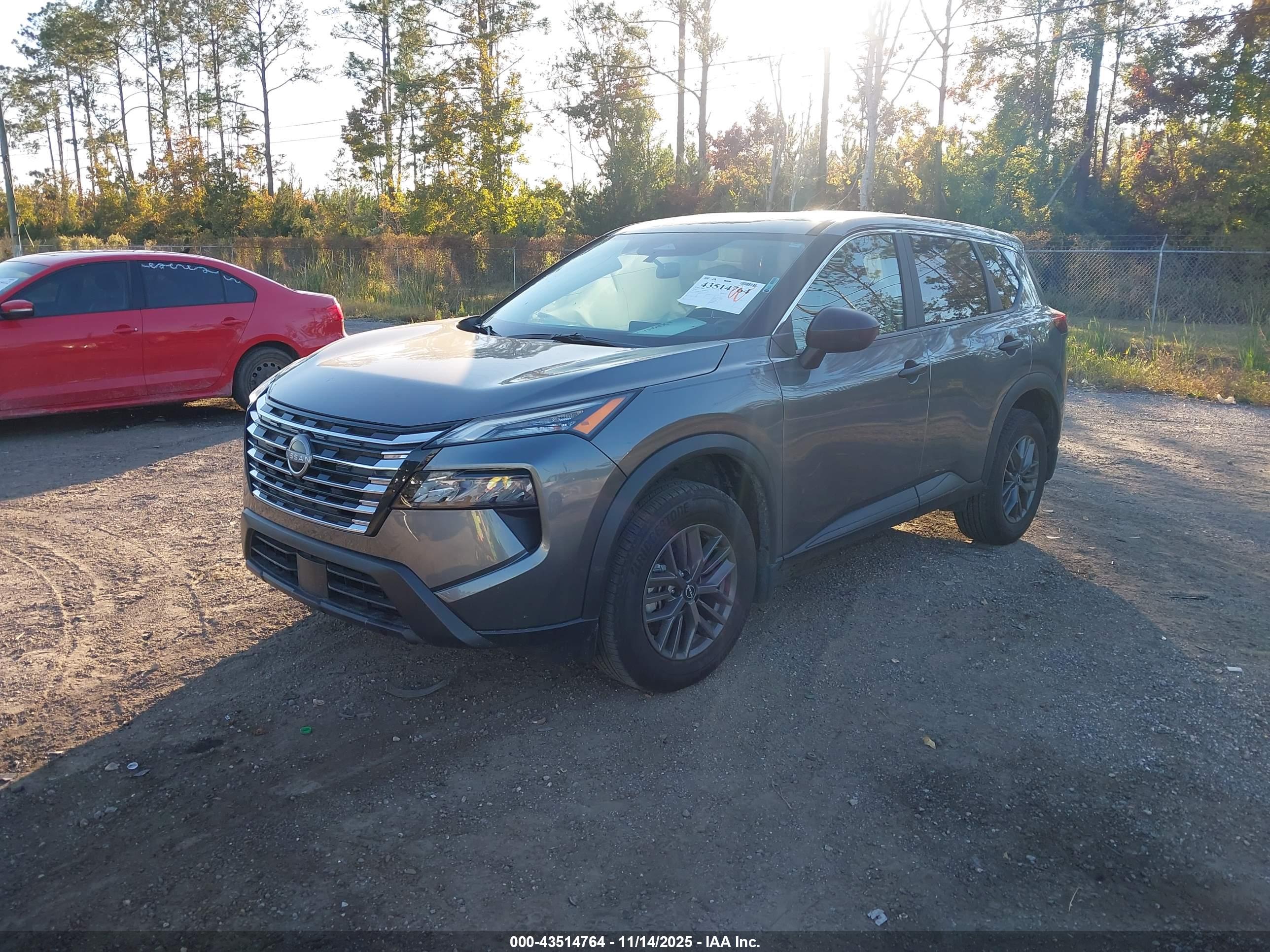 NISSAN ROGUE image 2