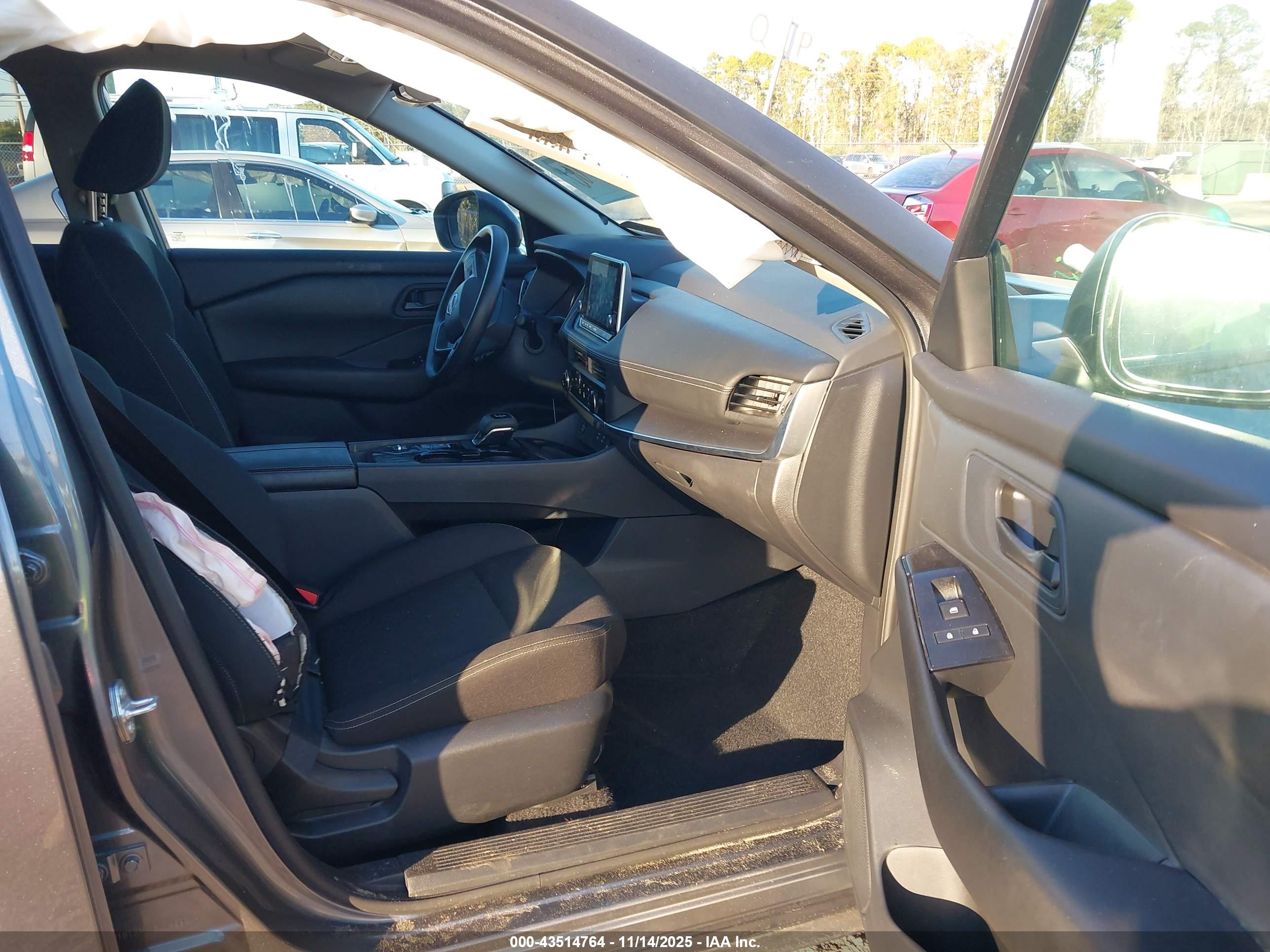 NISSAN ROGUE image 5