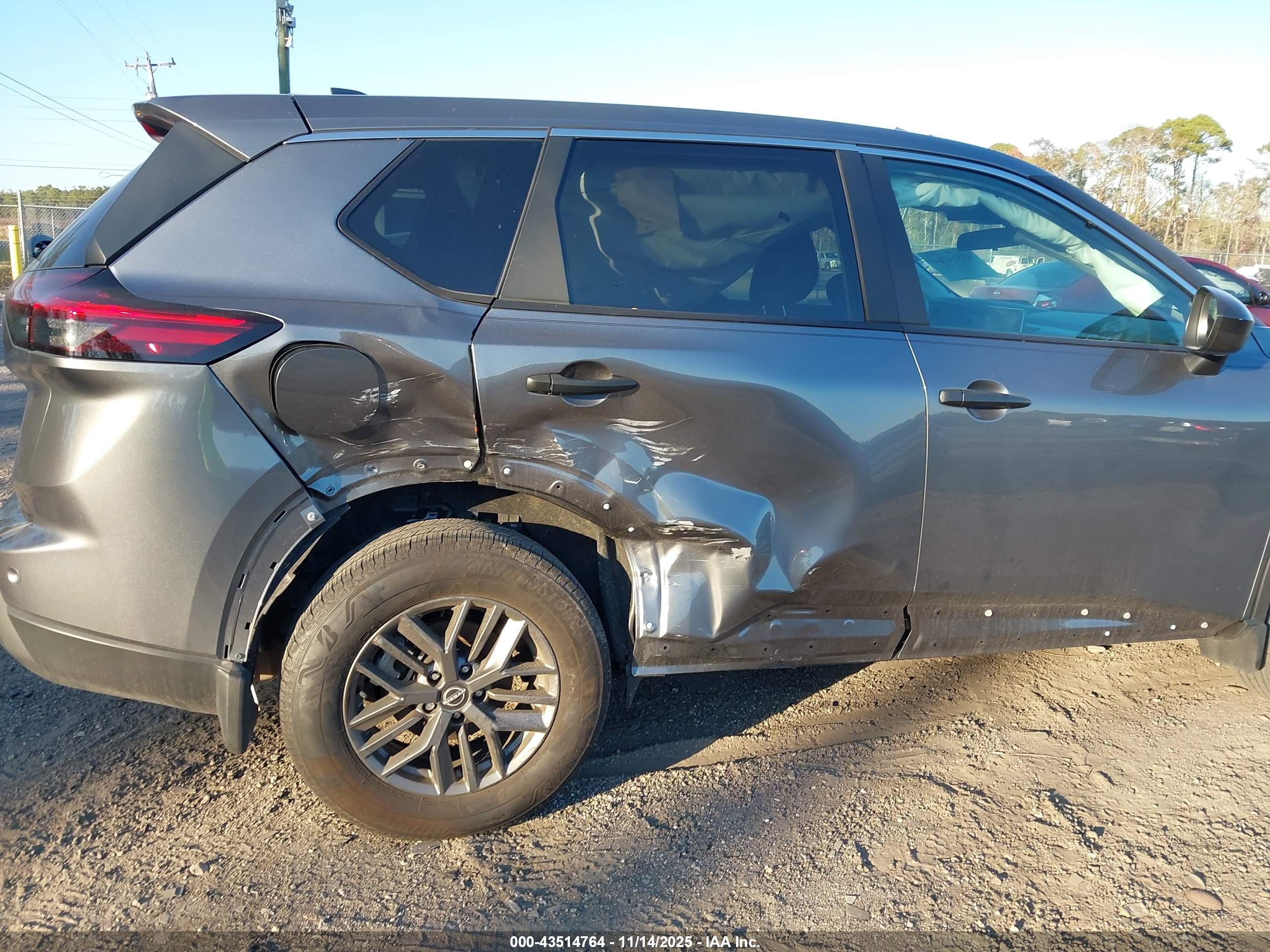NISSAN ROGUE image 6