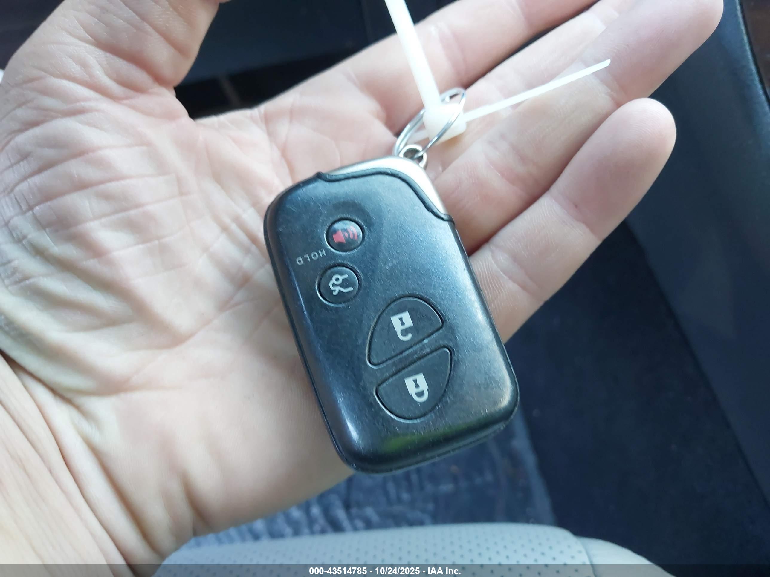 LEXUS ES image 11