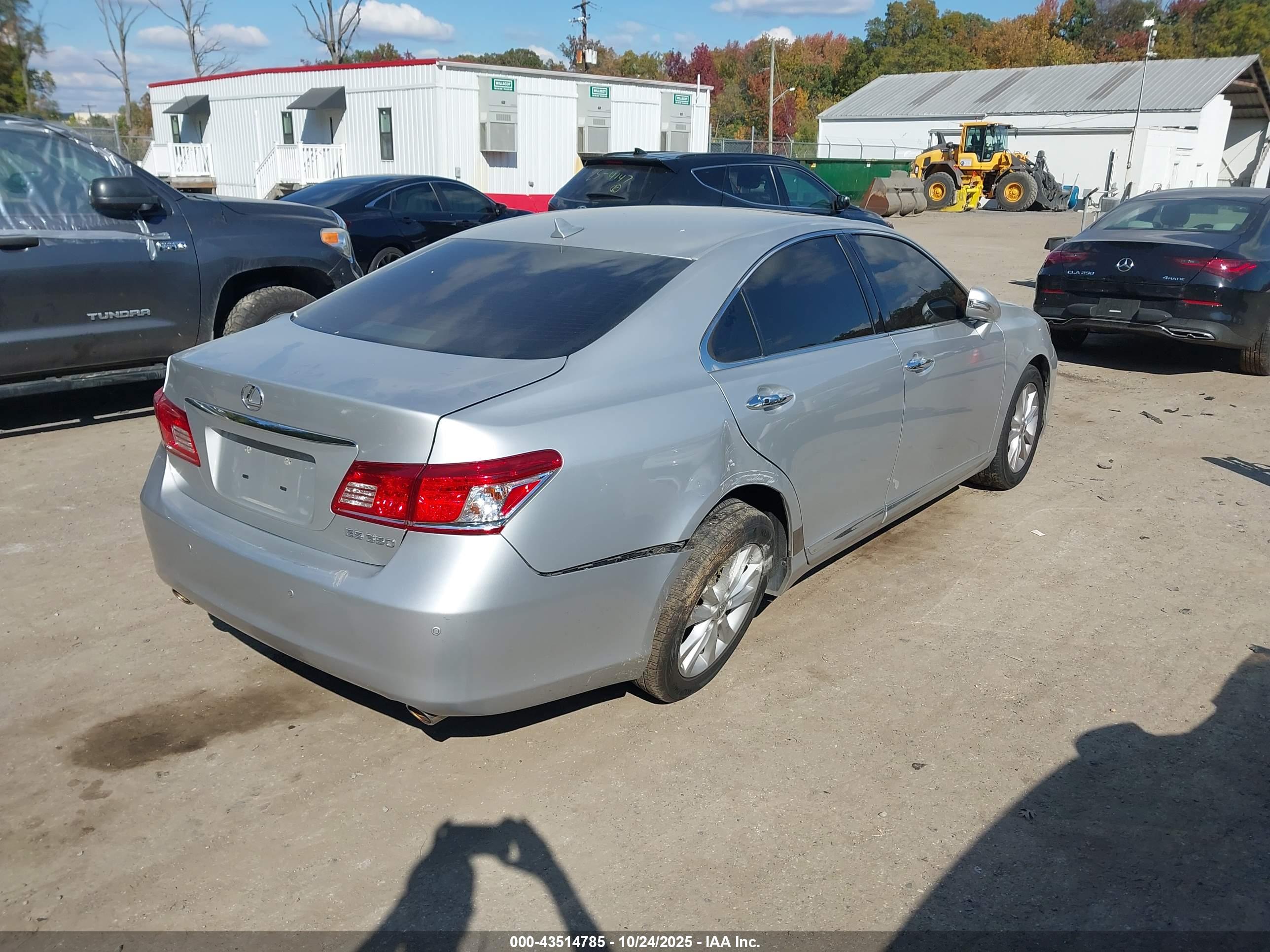 LEXUS ES image 4