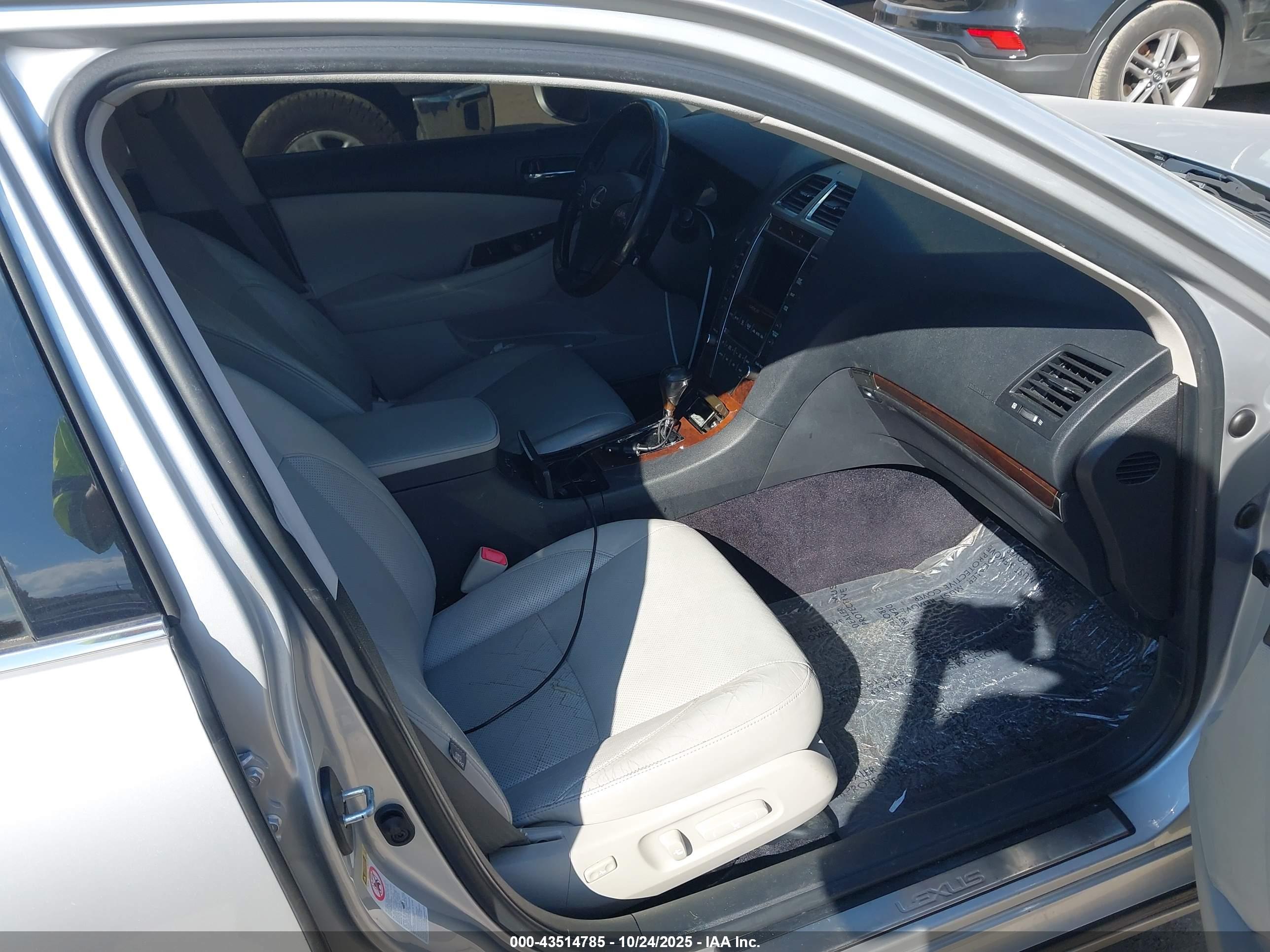 LEXUS ES image 5