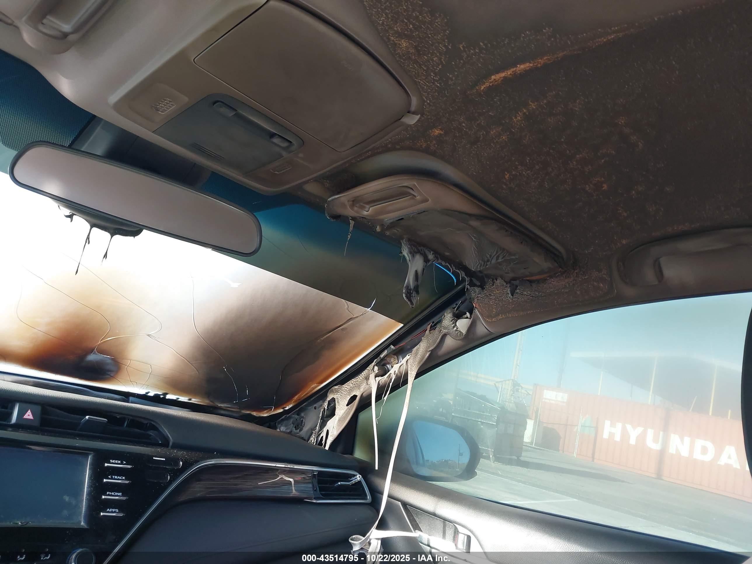 TOYOTA CAMRY image 6