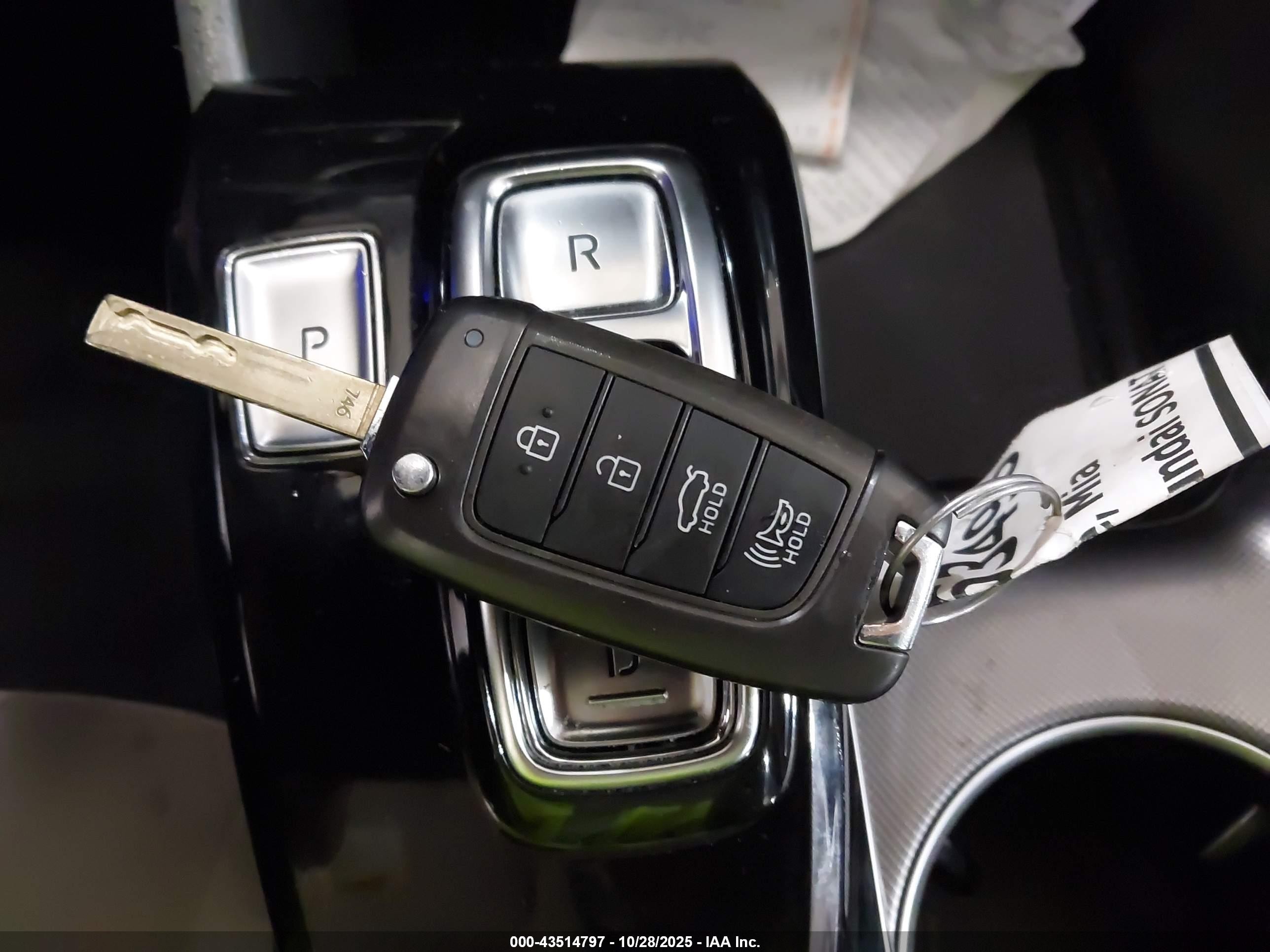 HYUNDAI SONATA image 11