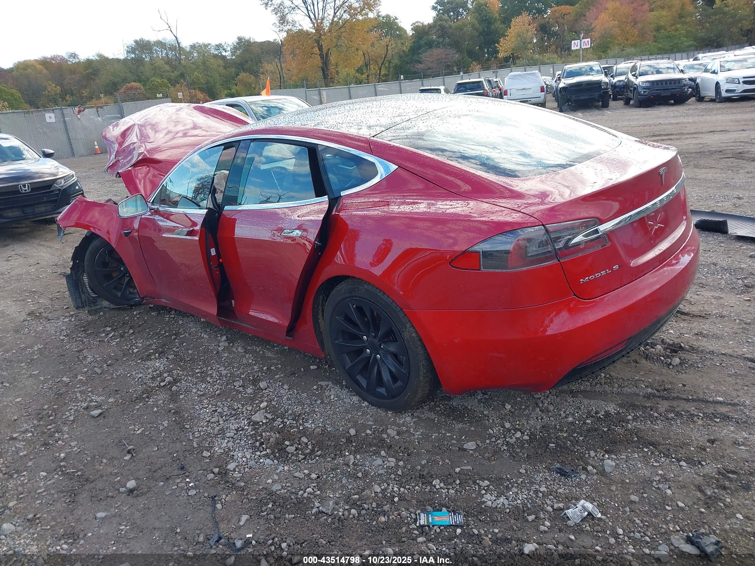 TESLA MODEL image 3