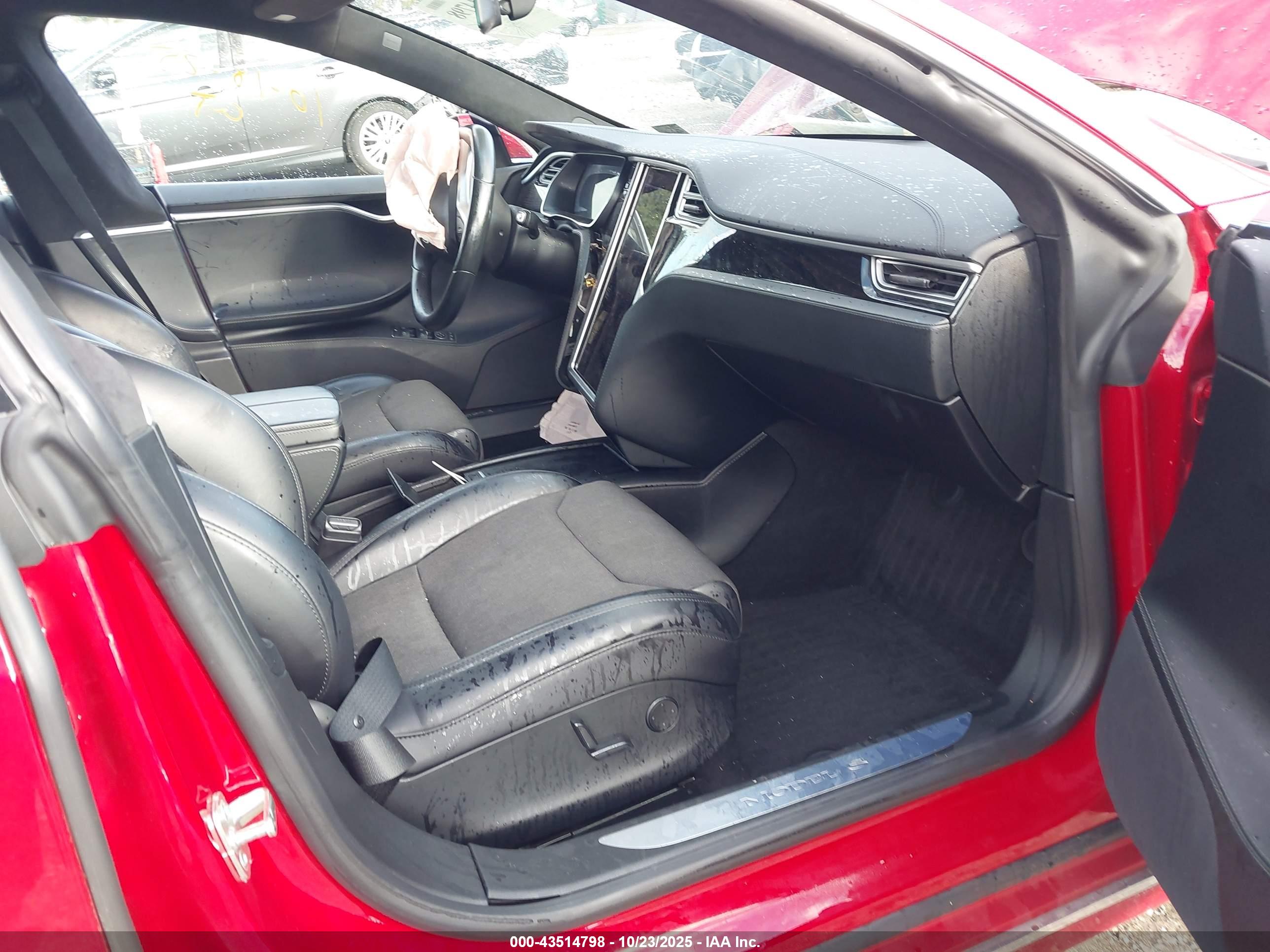 TESLA MODEL image 5