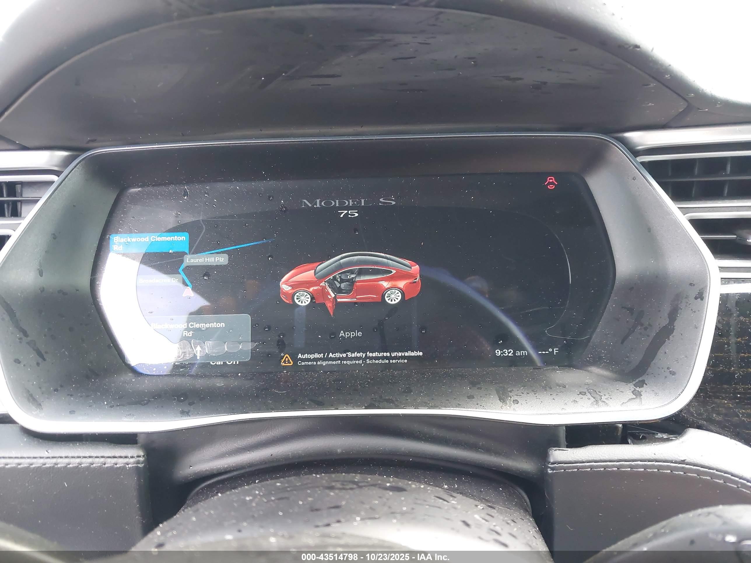 TESLA MODEL image 7