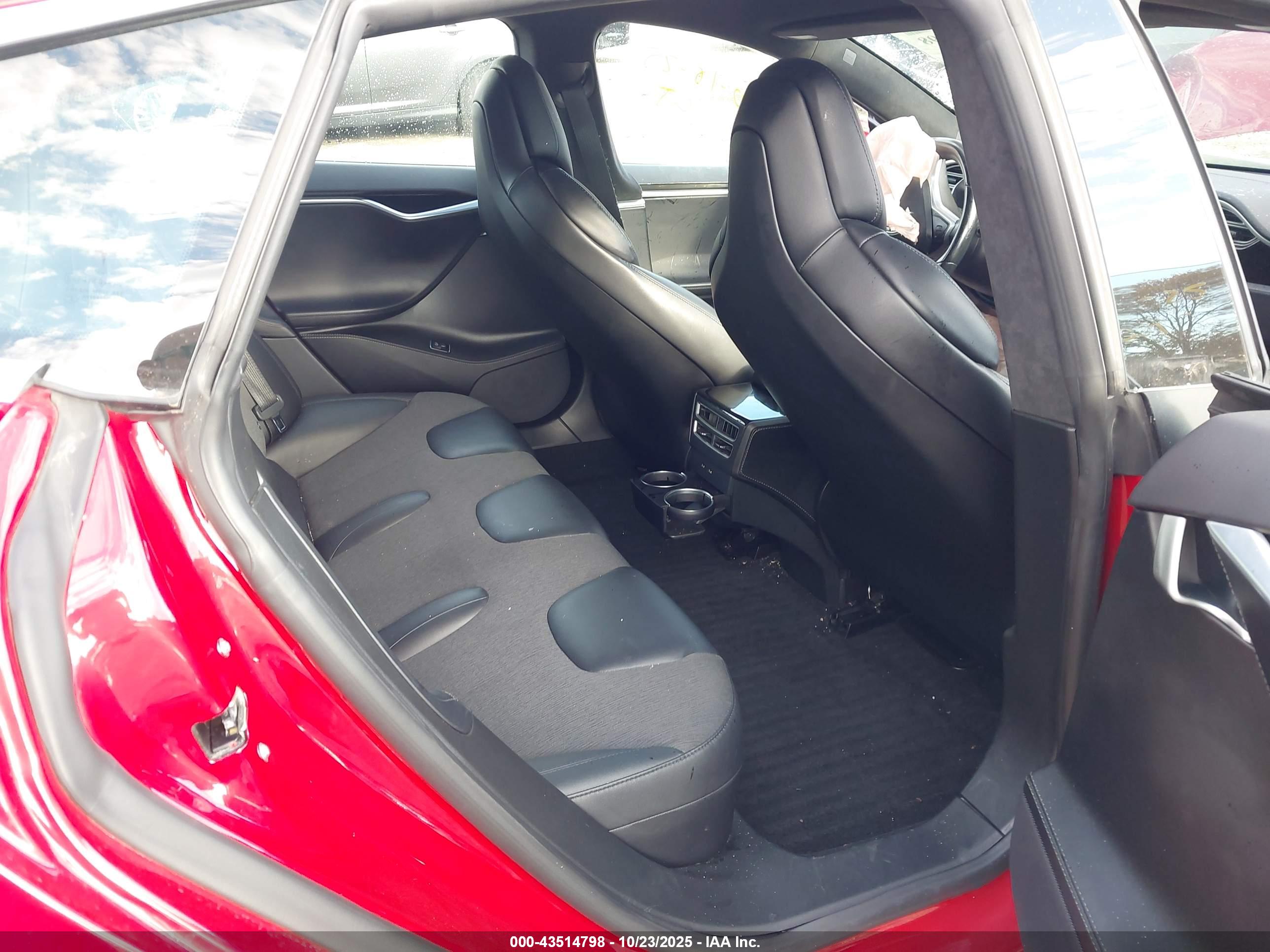 TESLA MODEL image 8