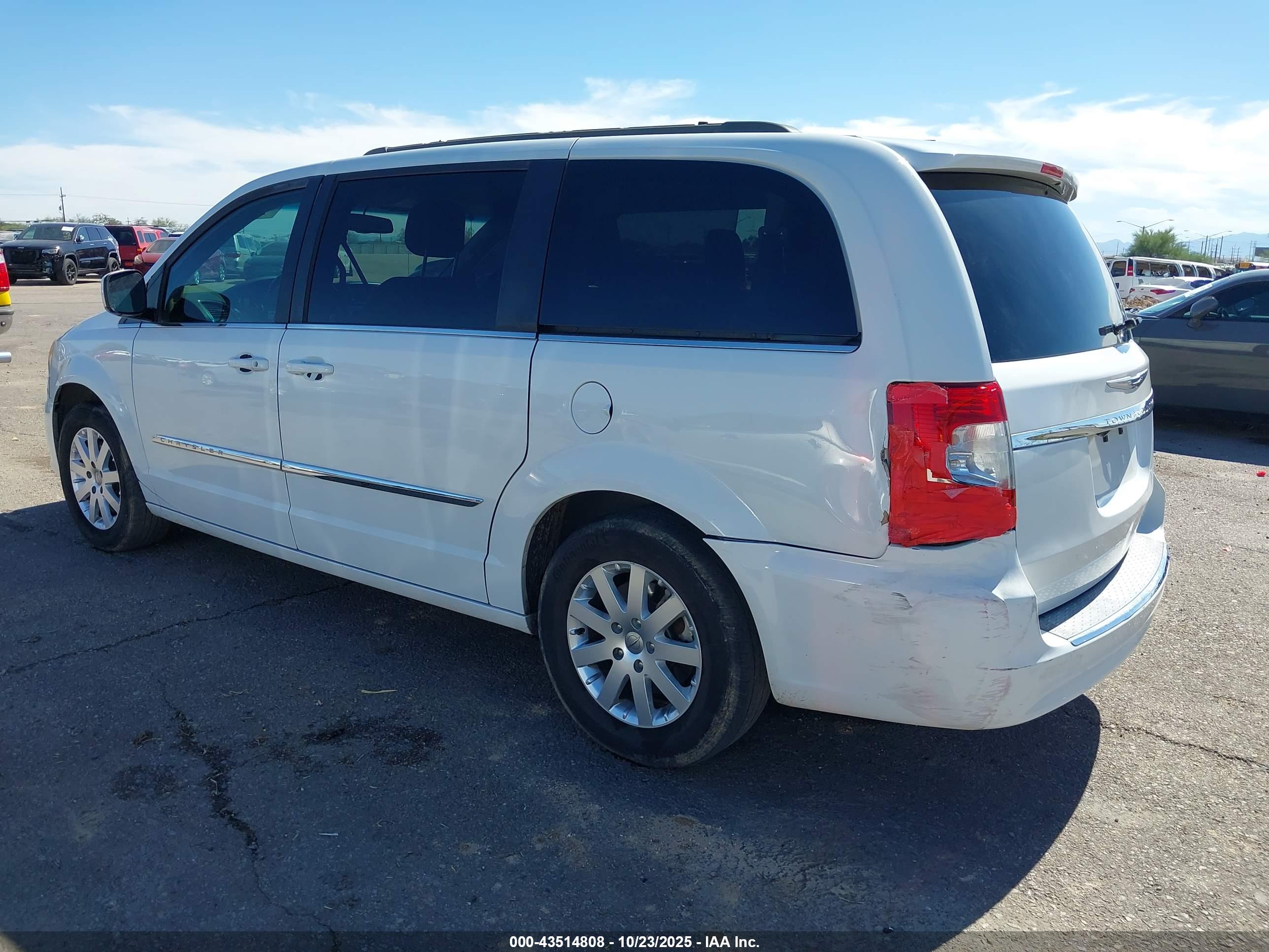 CHRYSLER TOWN image 3