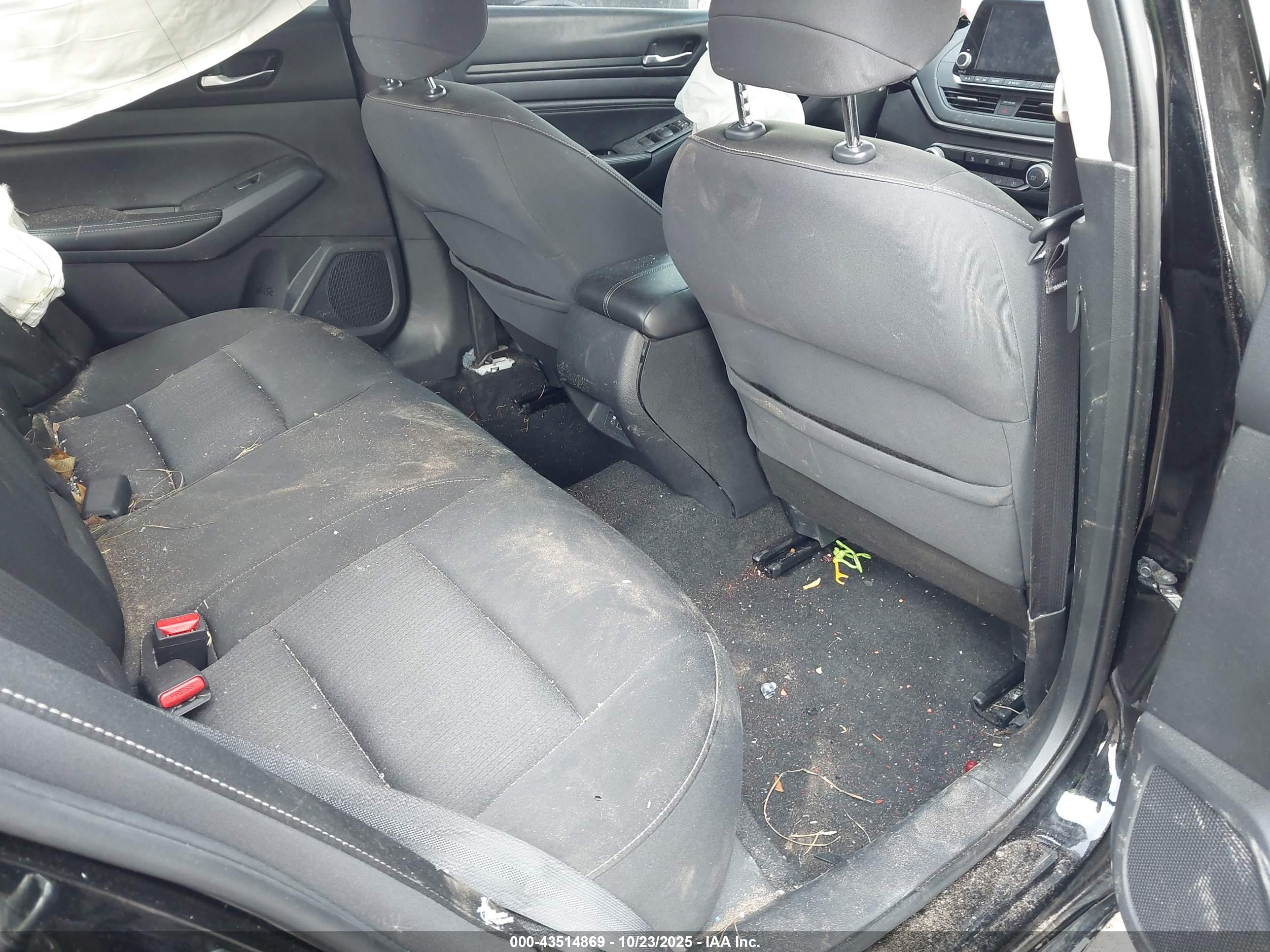NISSAN ALTIMA image 8
