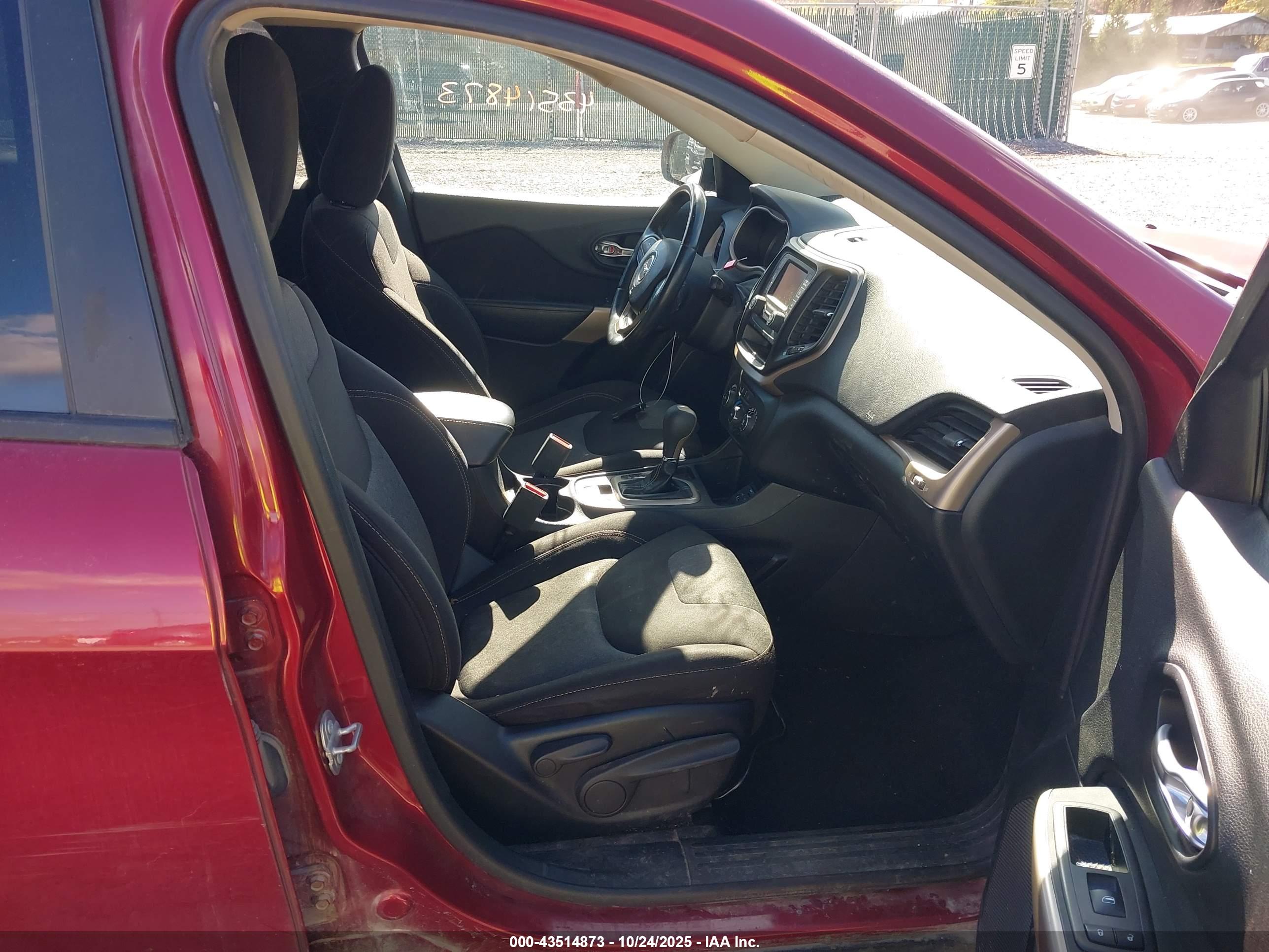 JEEP CHEROKEE image 5