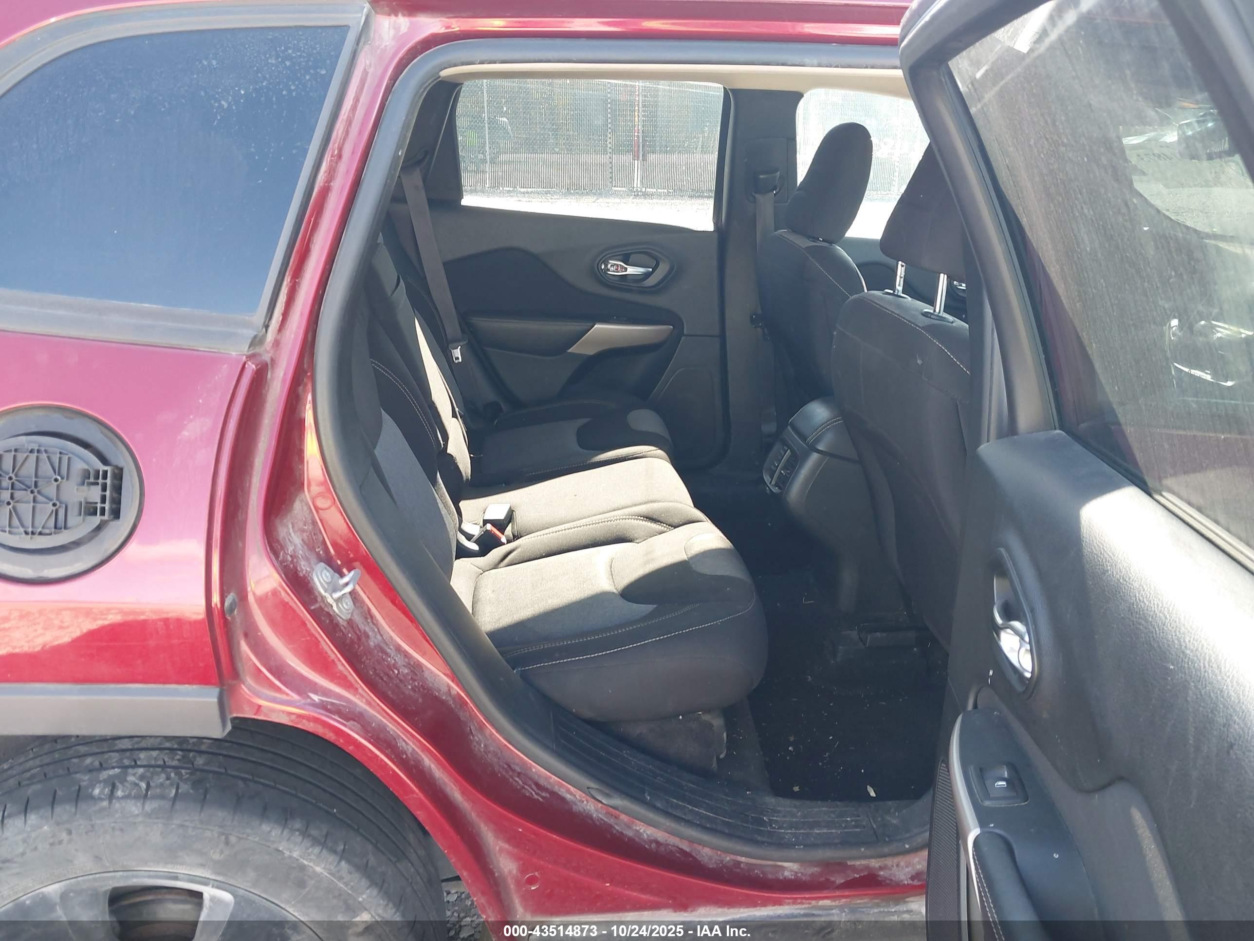 JEEP CHEROKEE image 8