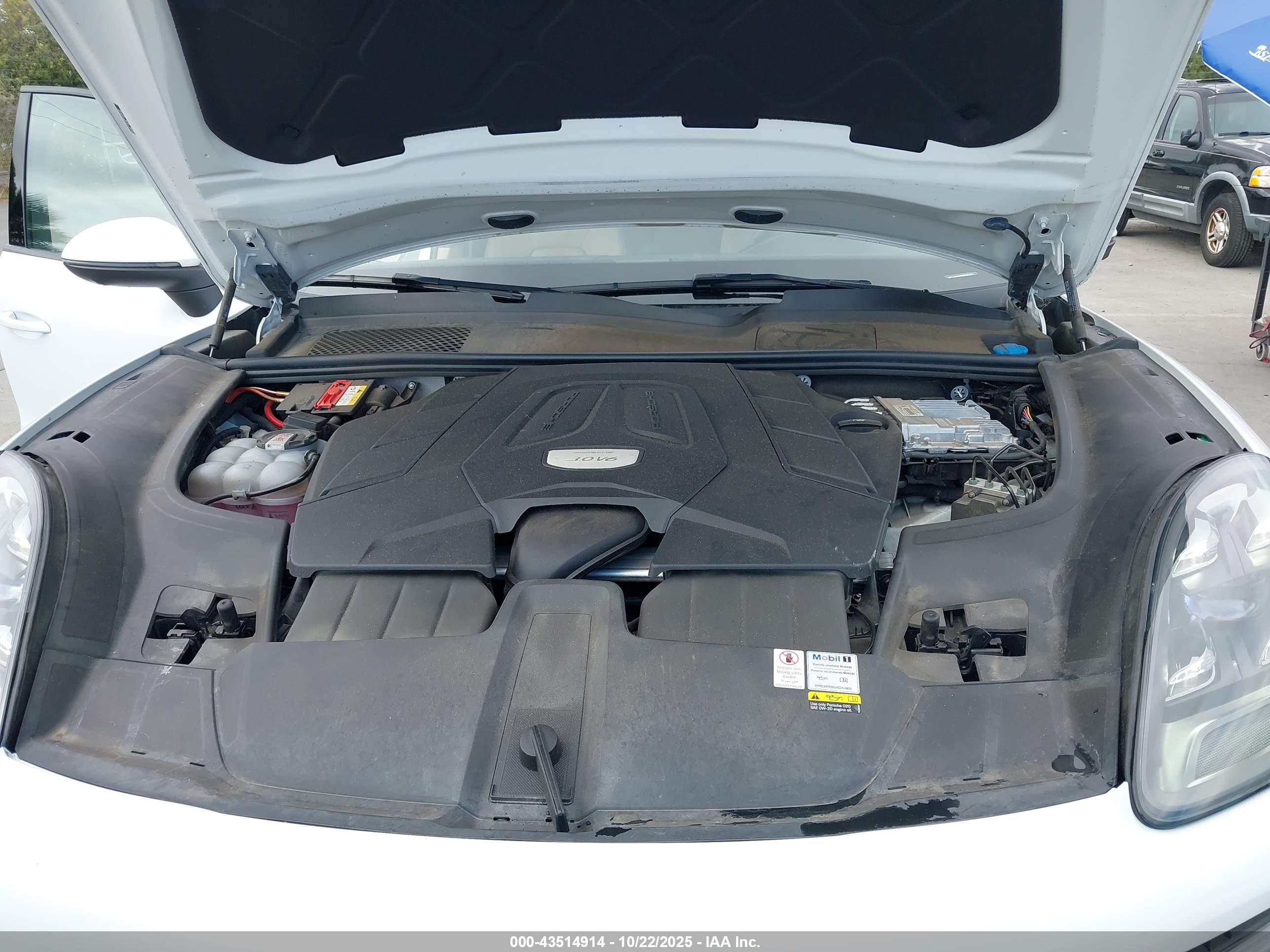 PORSCHE CAYENNE image 10