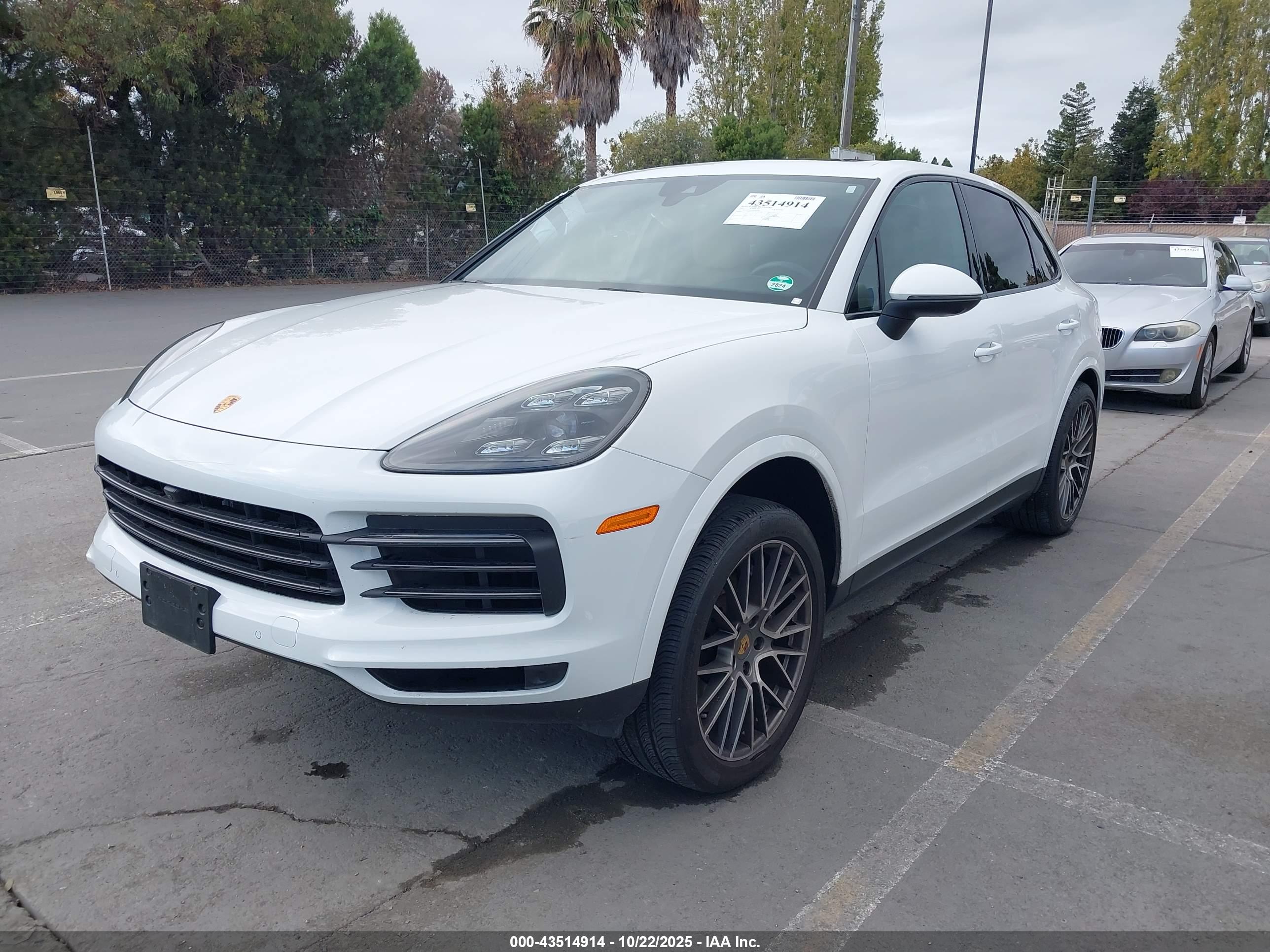 PORSCHE CAYENNE image 2
