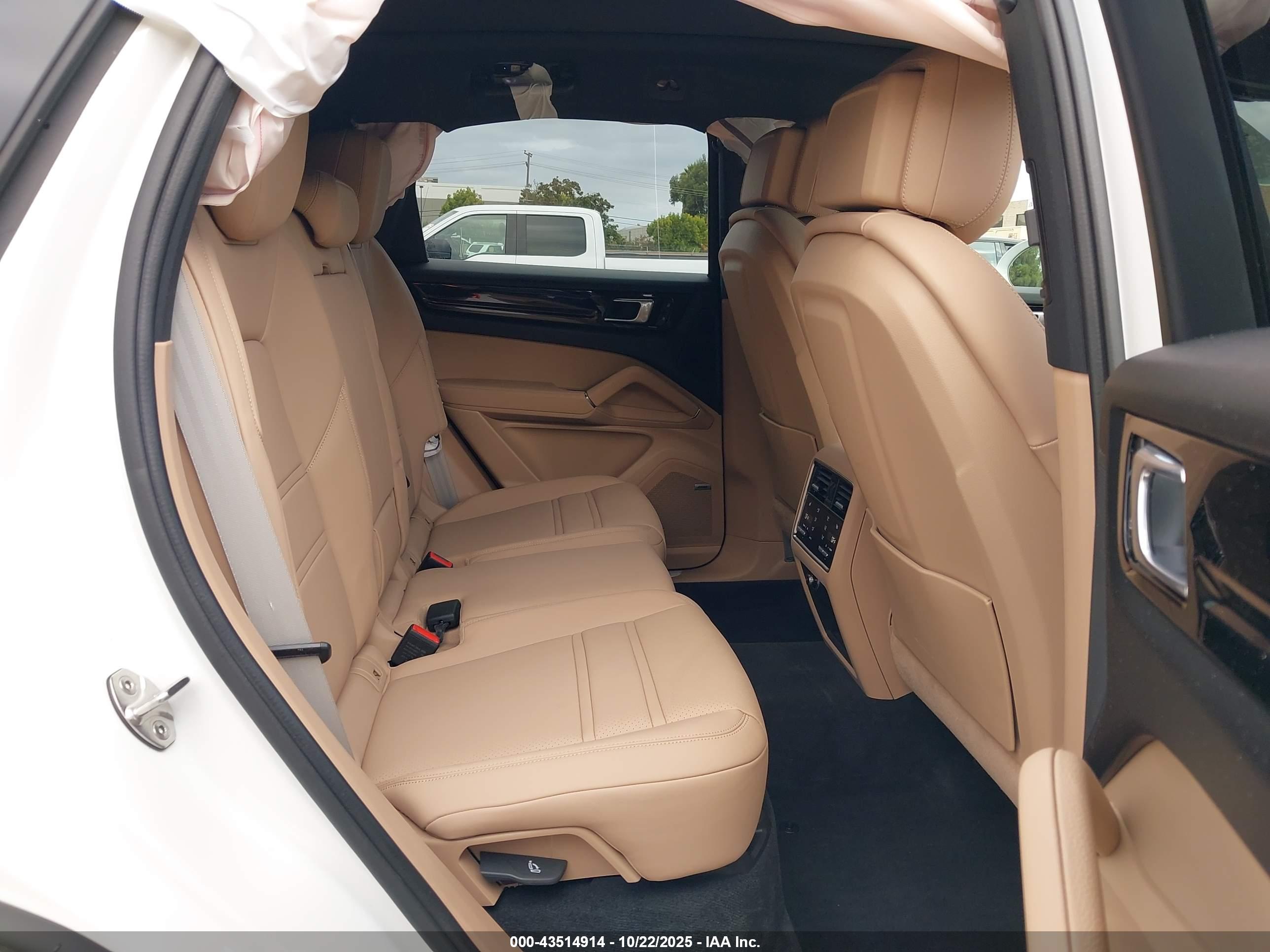 PORSCHE CAYENNE image 8