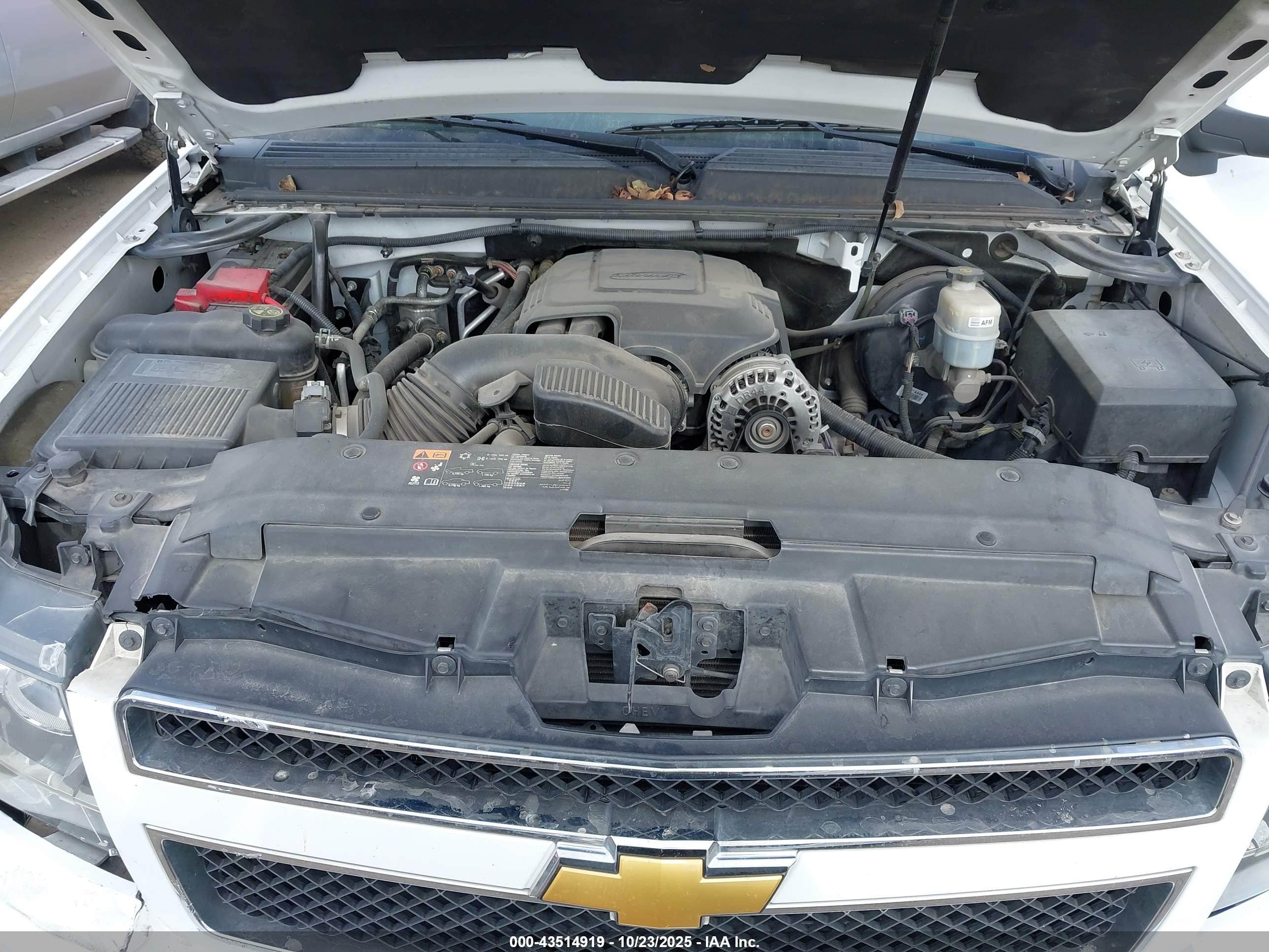 CHEVROLET TAHOE image 10