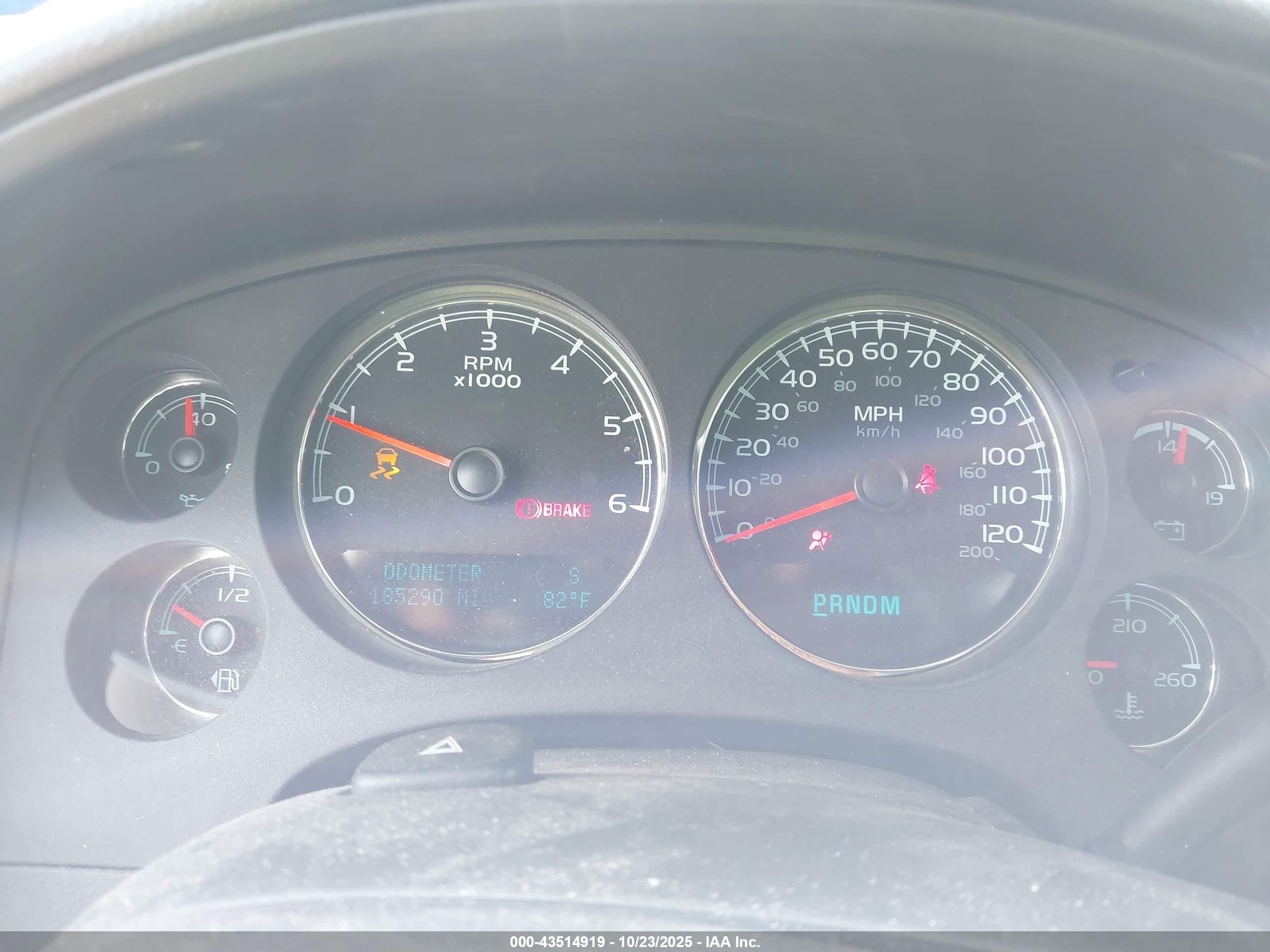 CHEVROLET TAHOE image 7