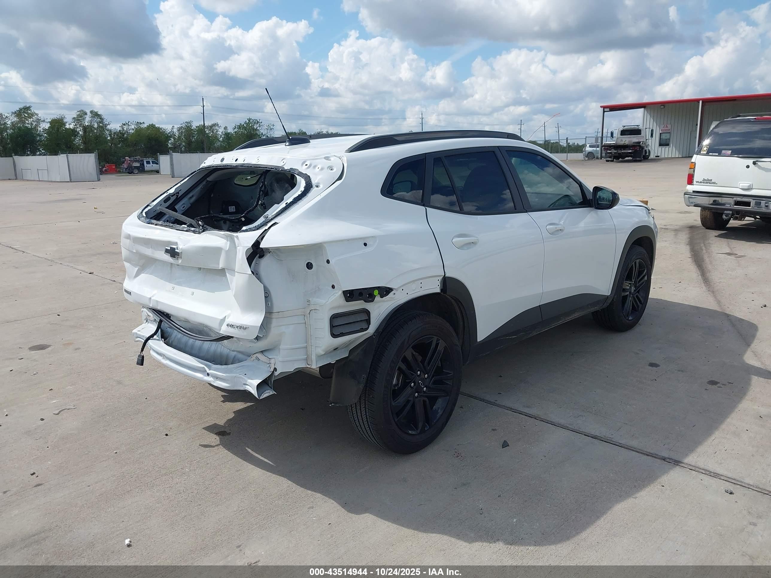 CHEVROLET TRAX image 4