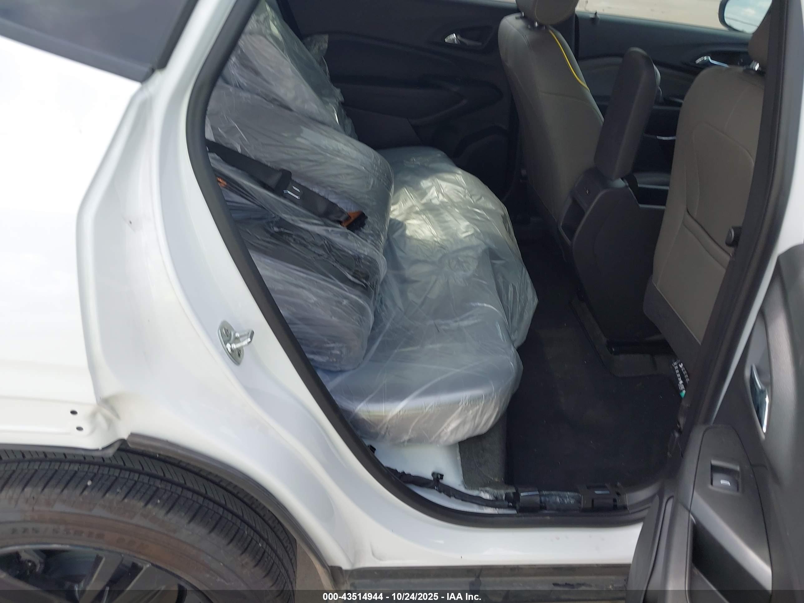 CHEVROLET TRAX image 8