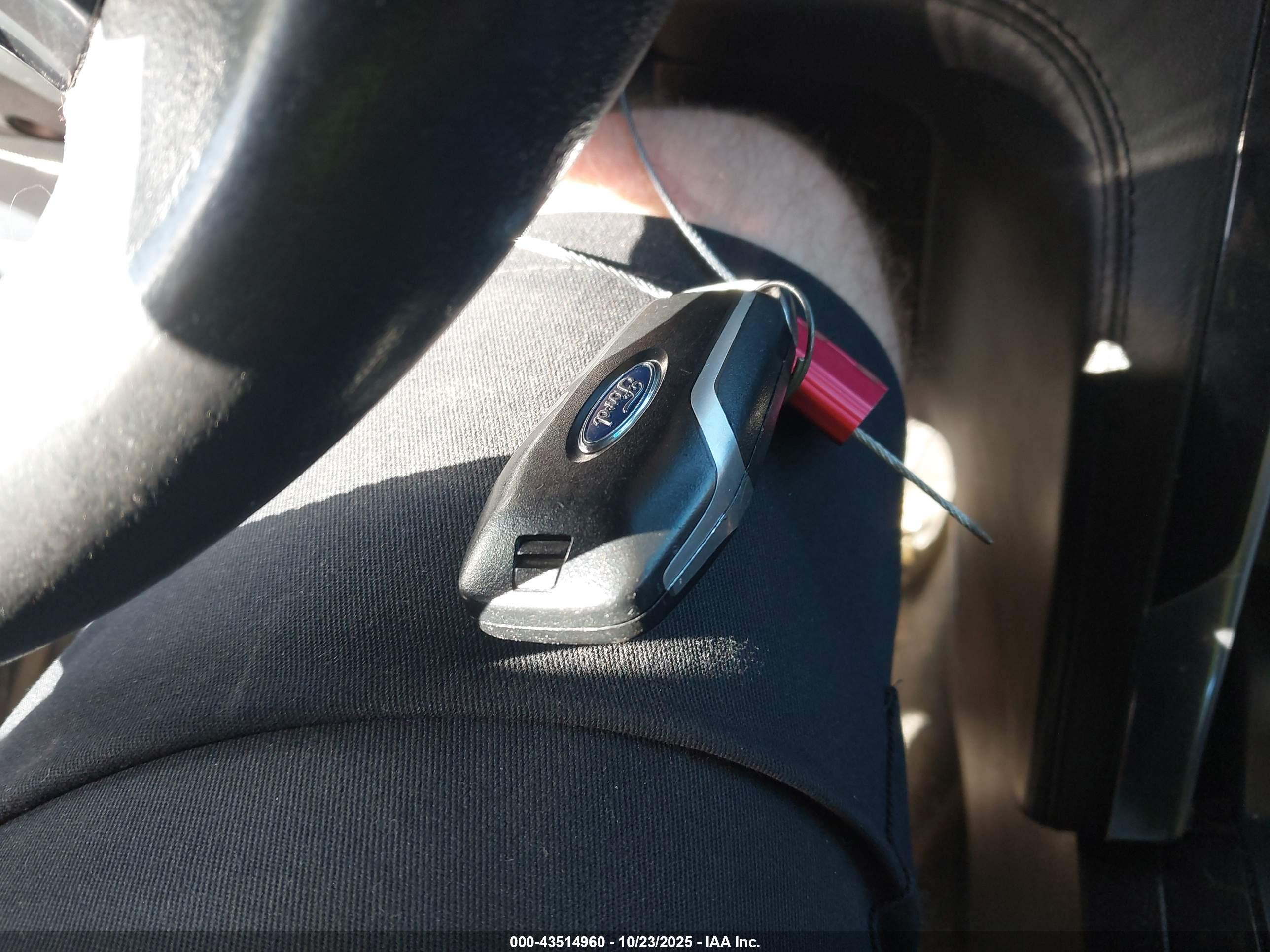 FORD EXPLORER image 11