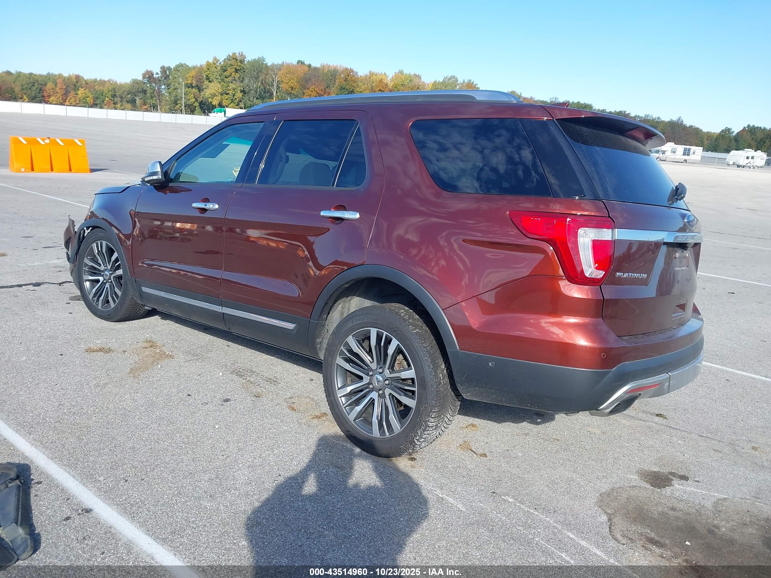 FORD EXPLORER image 3