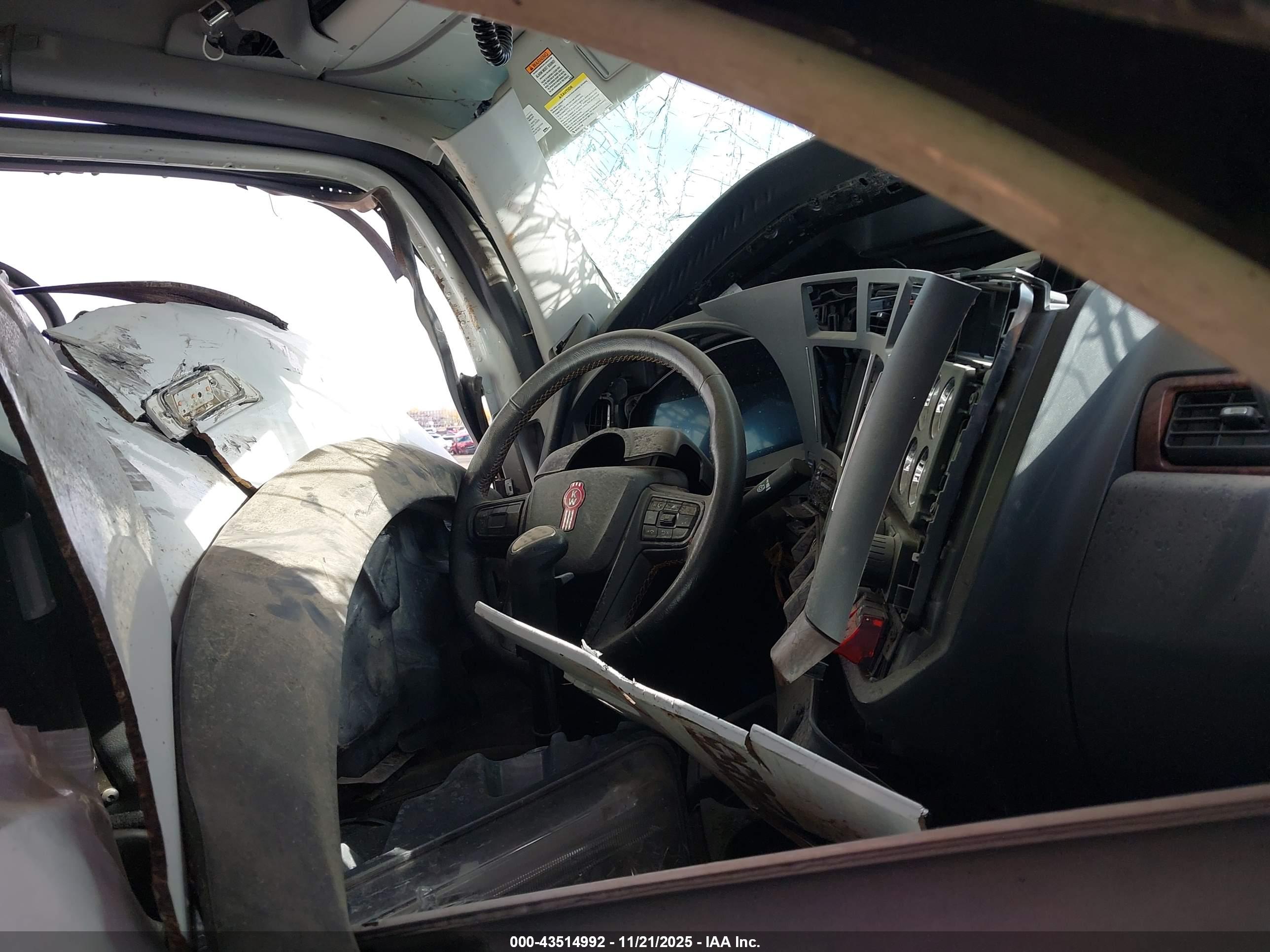 KENWORTH T880 image 5