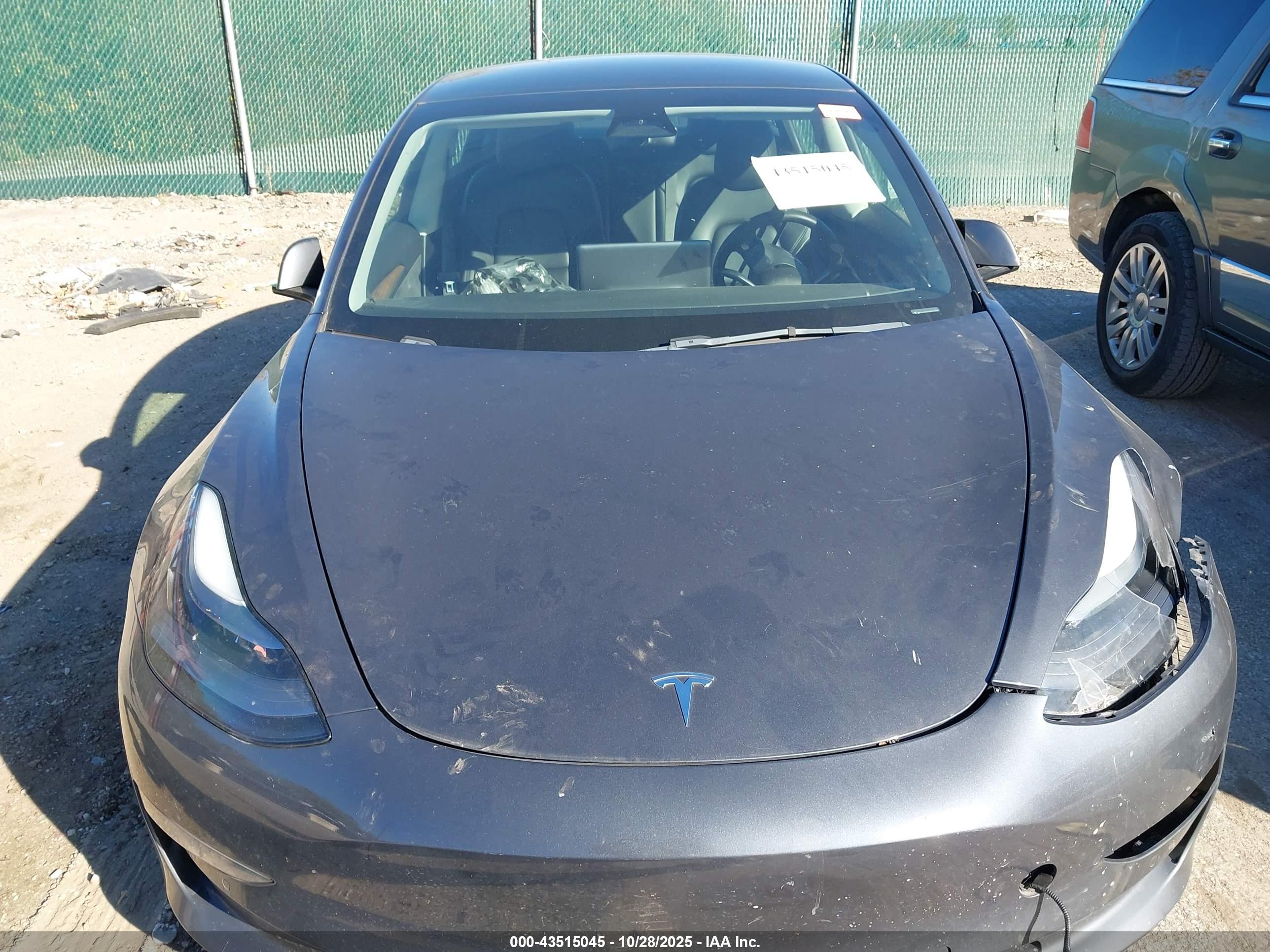 TESLA MODEL image 10