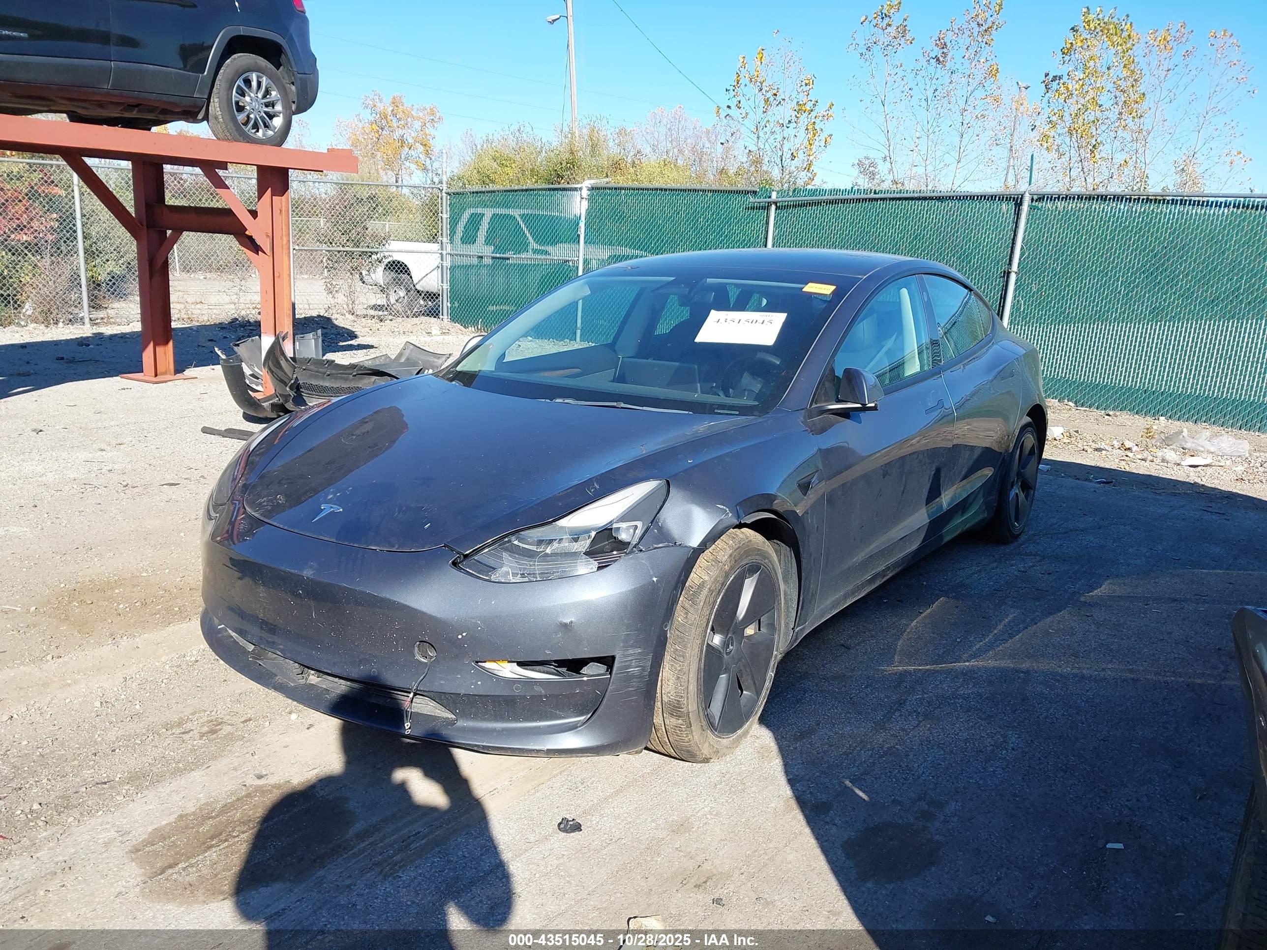 TESLA MODEL image 2