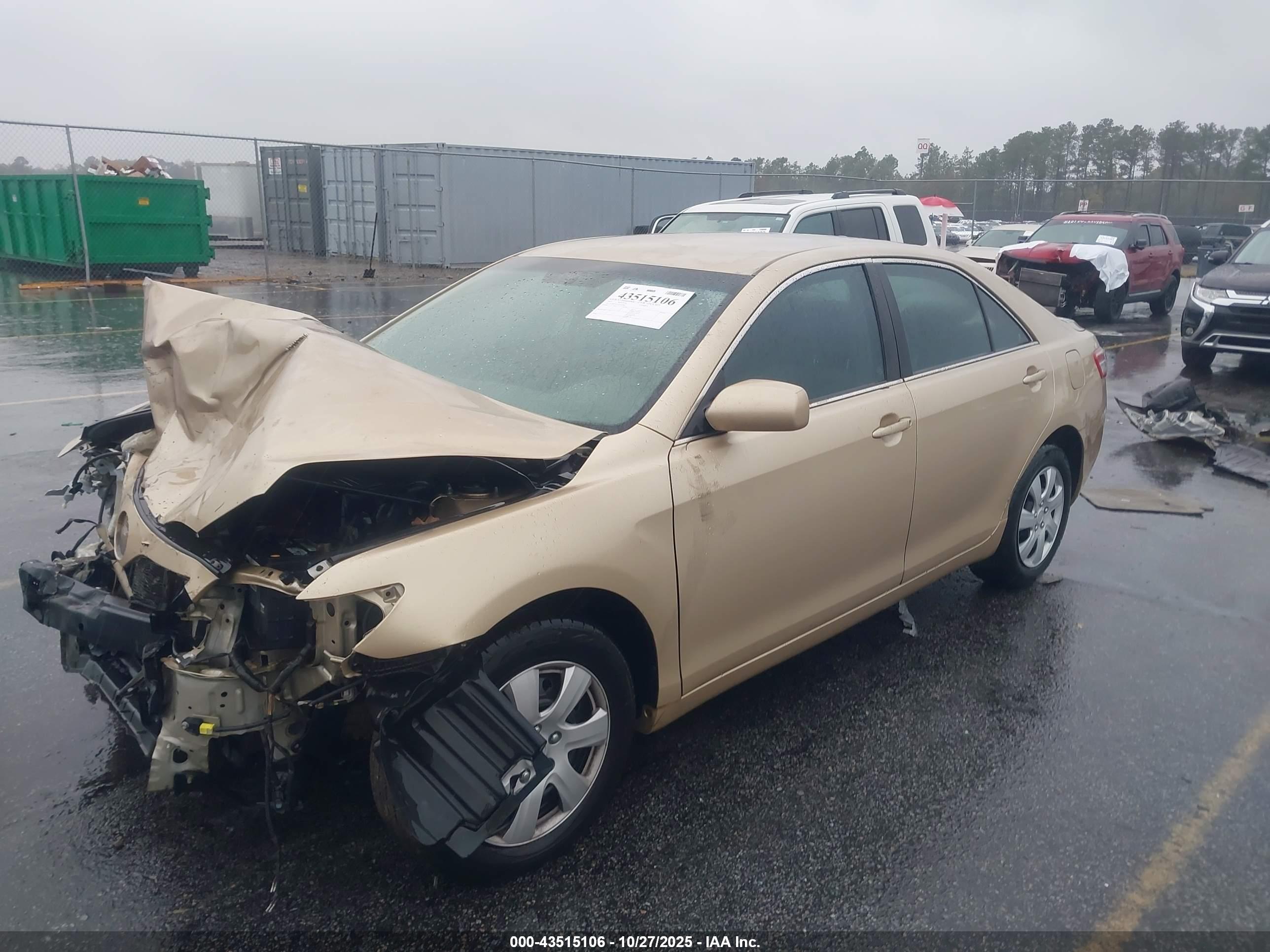 TOYOTA CAMRY image 2