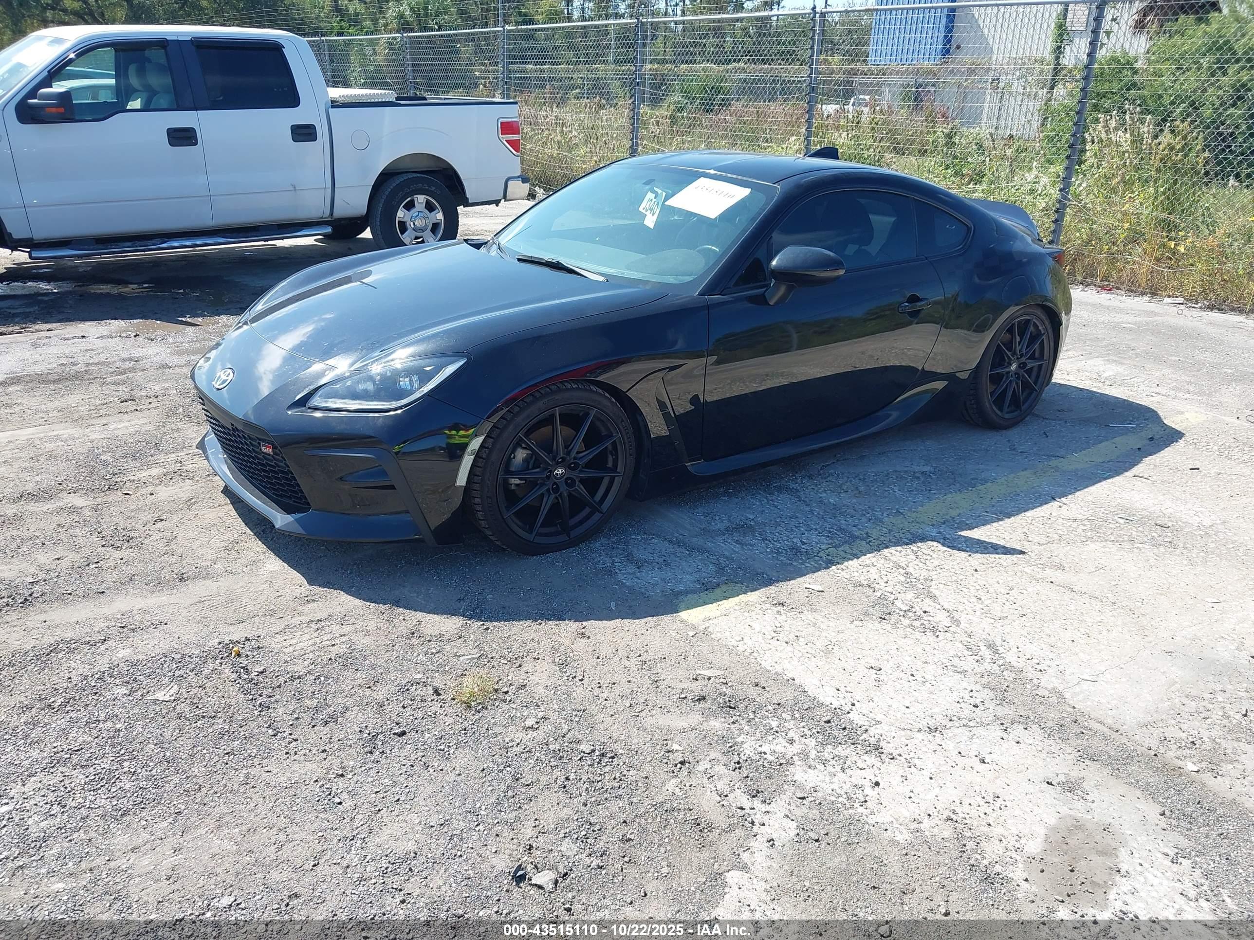 TOYOTA GR86 image 2