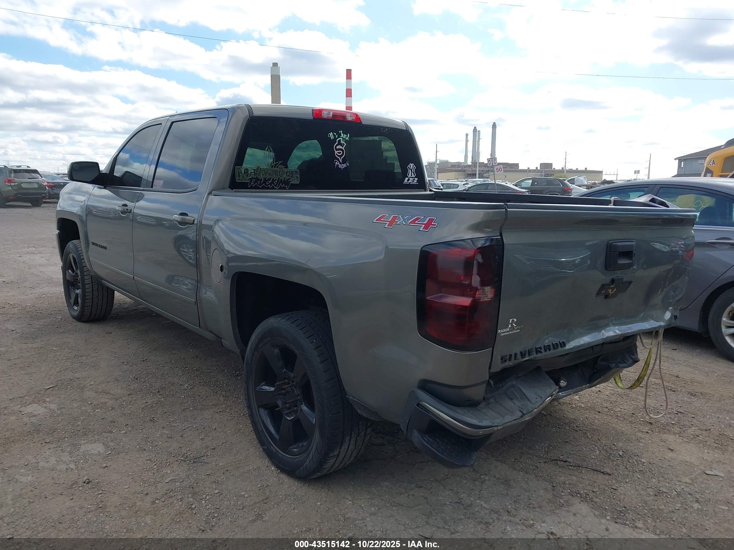 CHEVROLET SILVERADO image 3