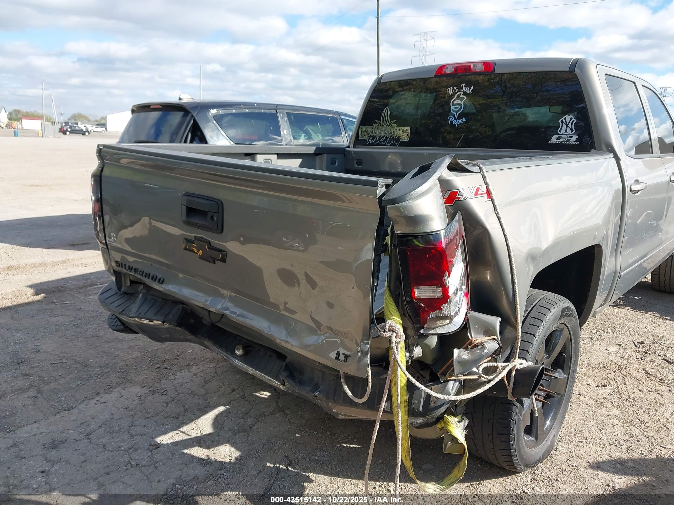 CHEVROLET SILVERADO image 6