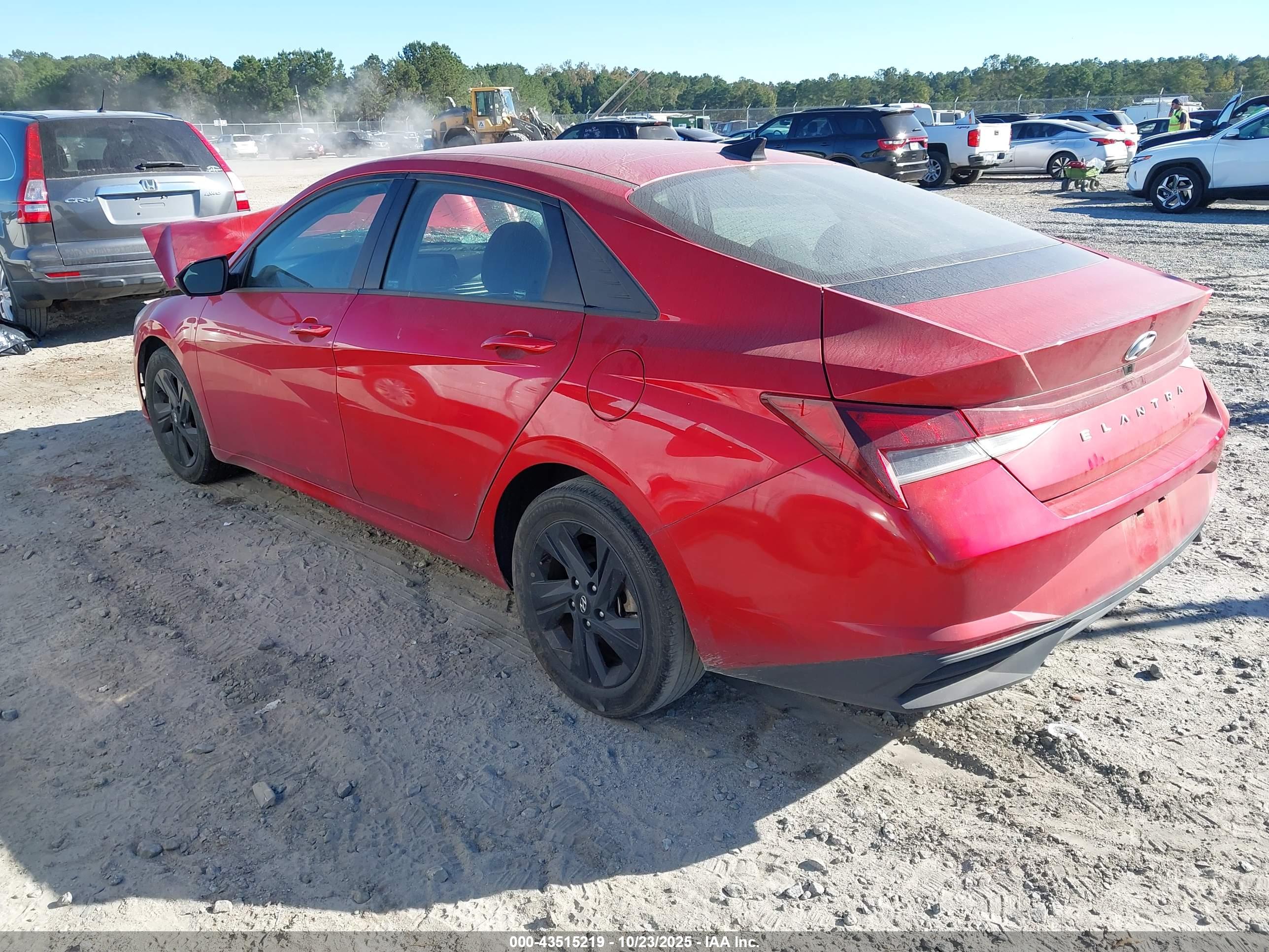 HYUNDAI ELANTRA image 3