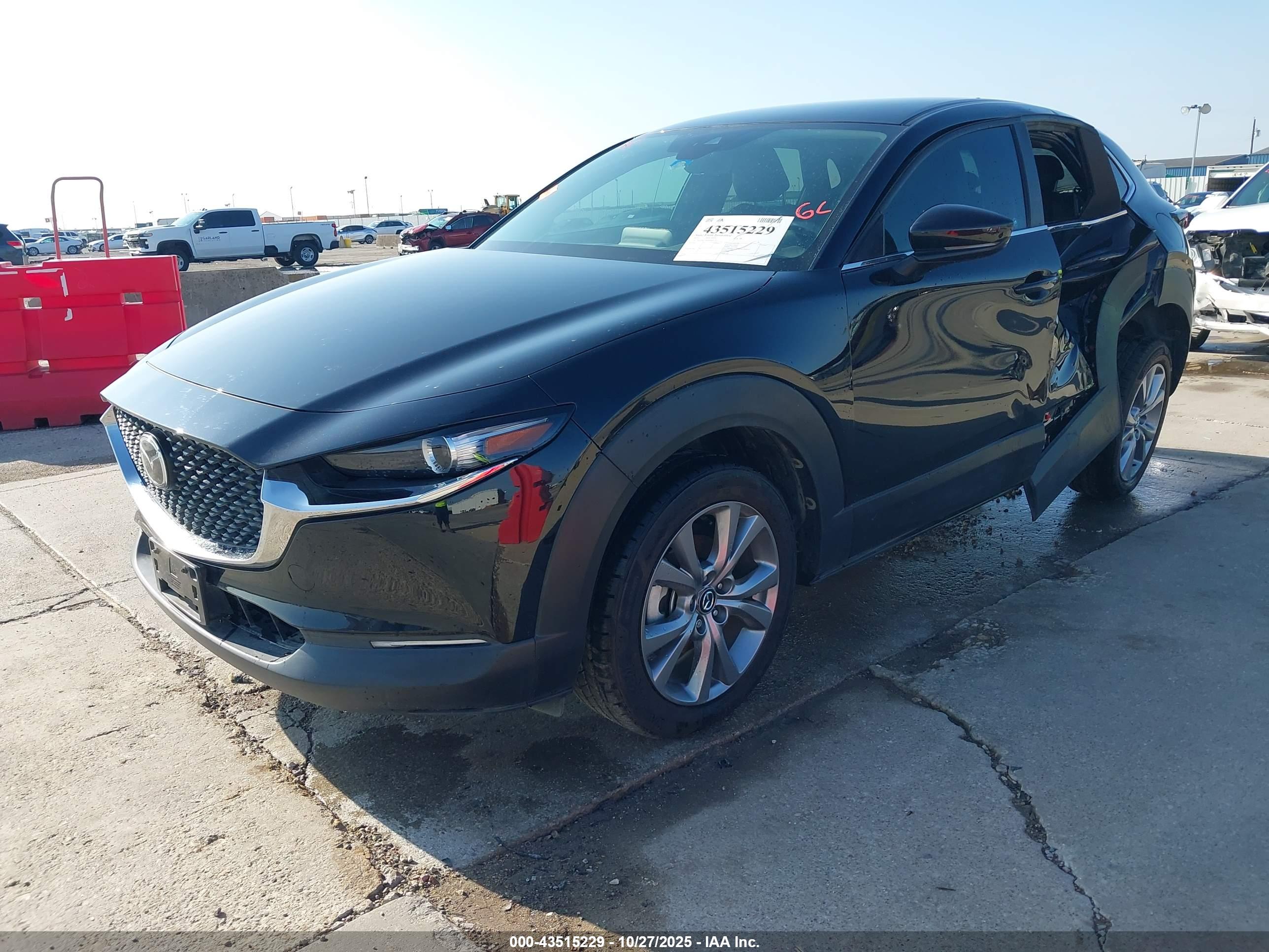 MAZDA CX-30 image 2