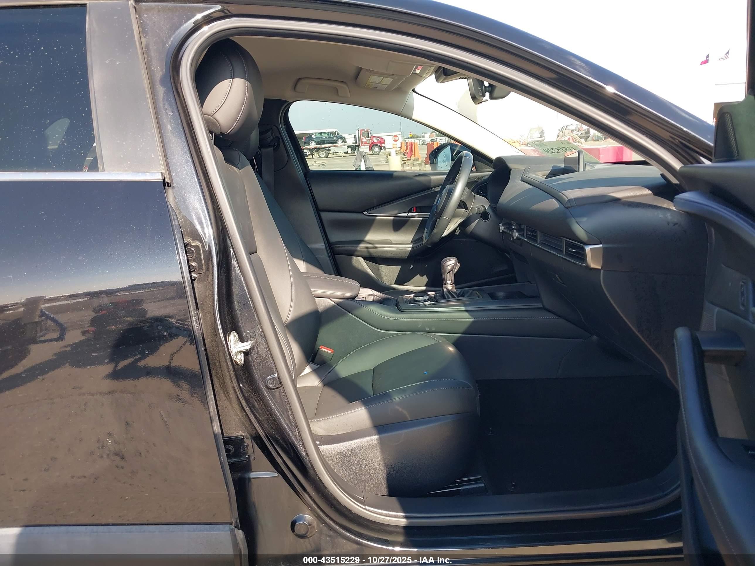 MAZDA CX-30 image 5