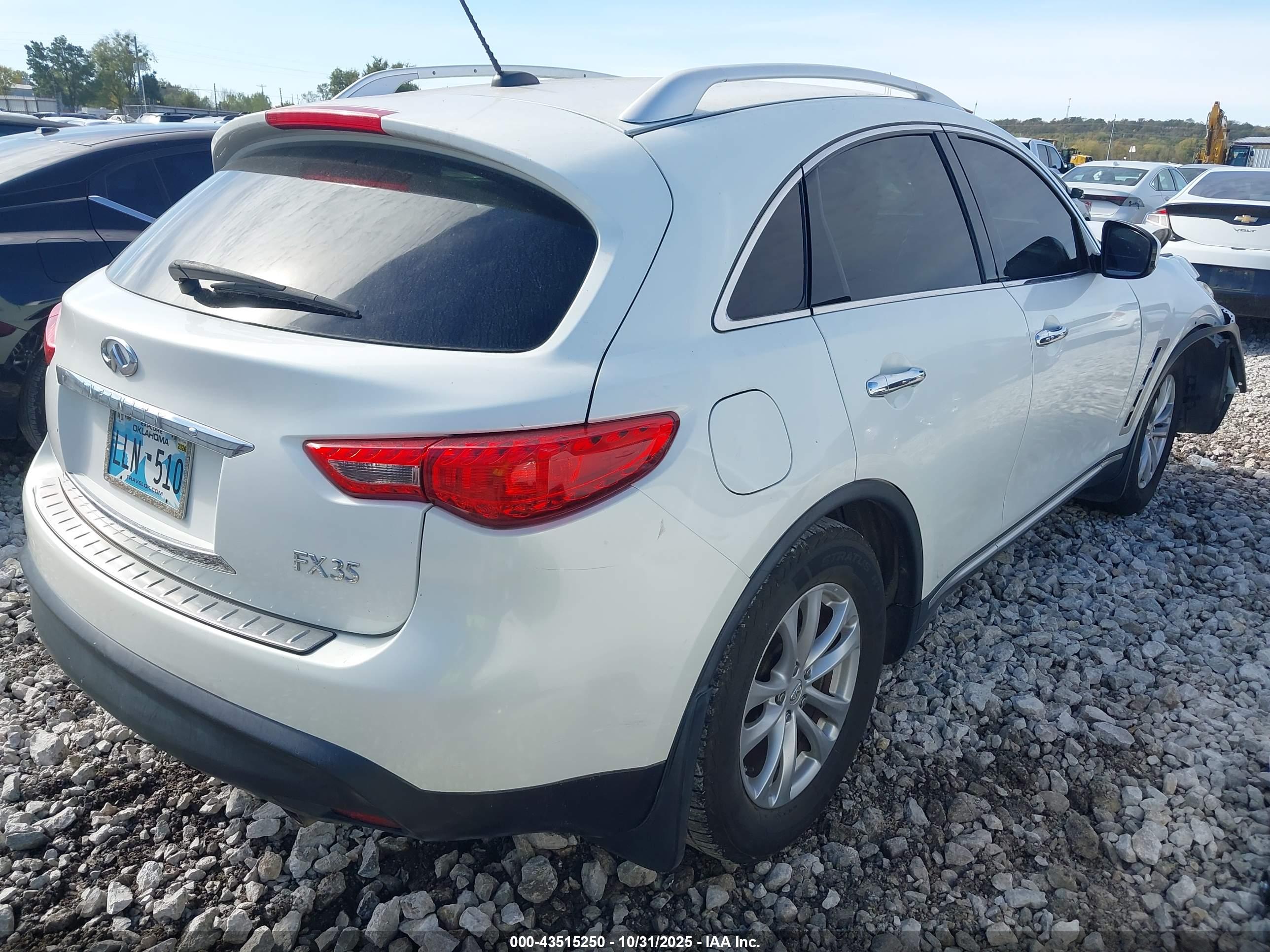 INFINITI FX35 image 4