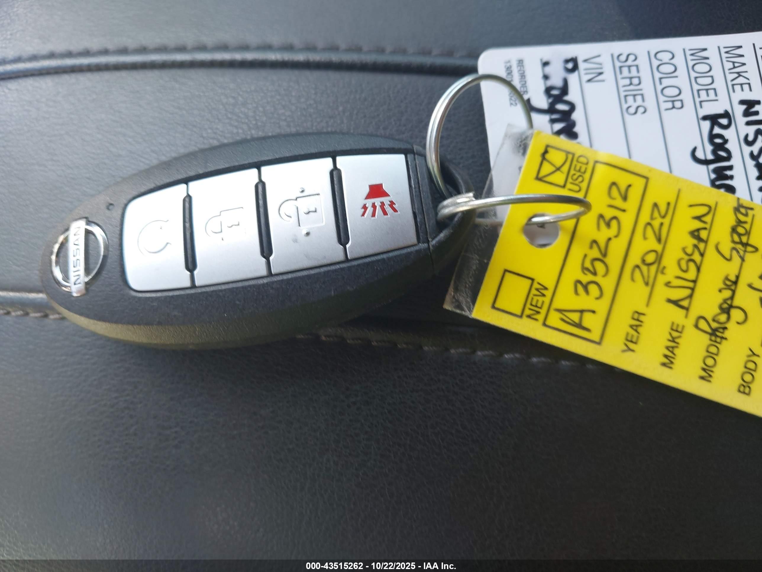 NISSAN ROGUE image 11