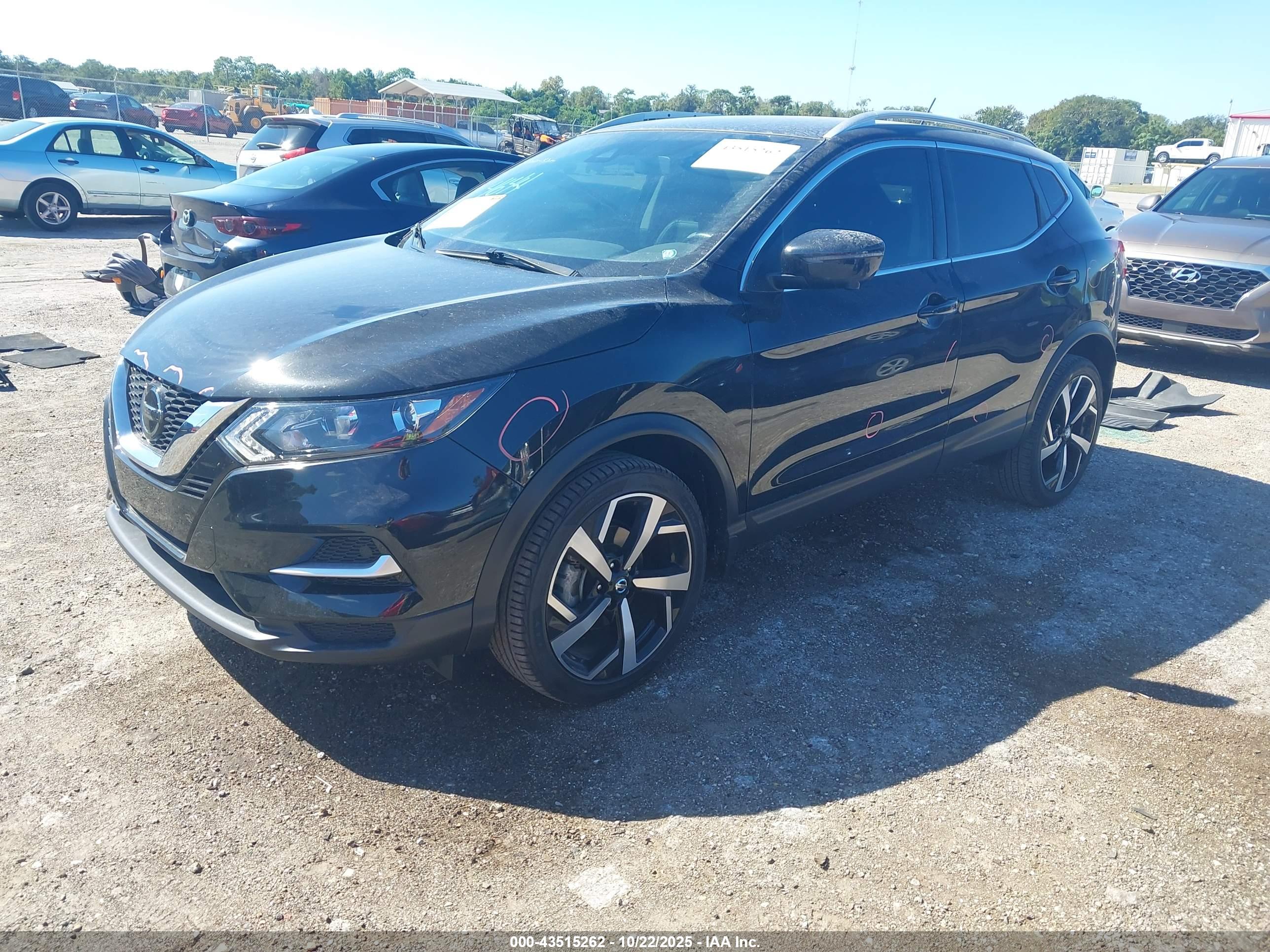 NISSAN ROGUE image 2